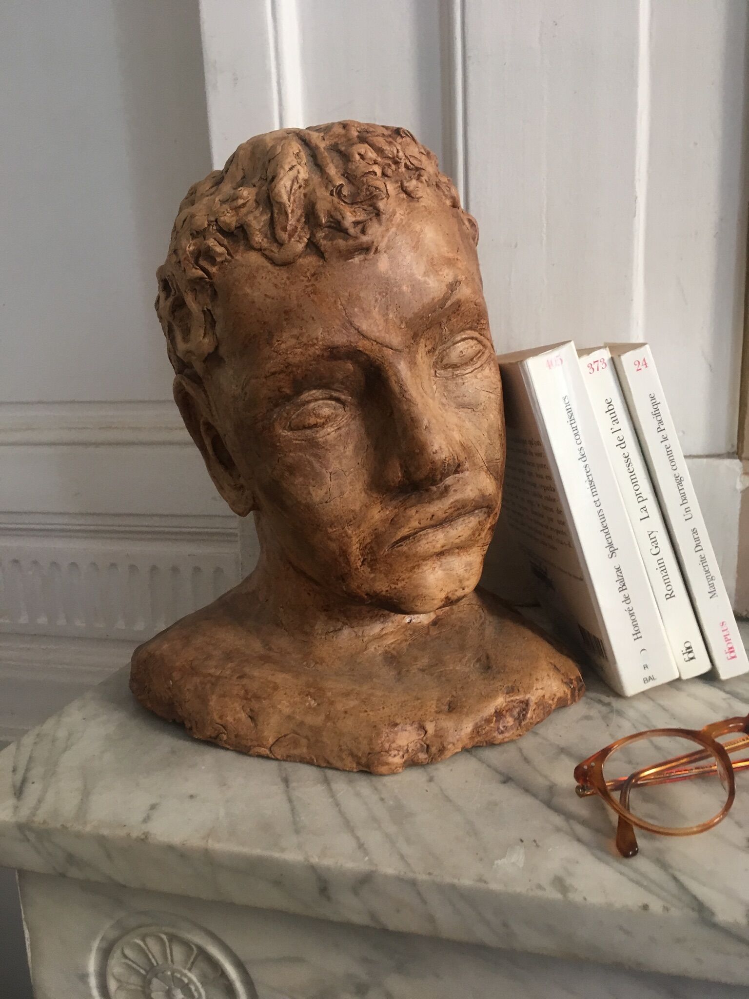 Vintage sculpted head to pose