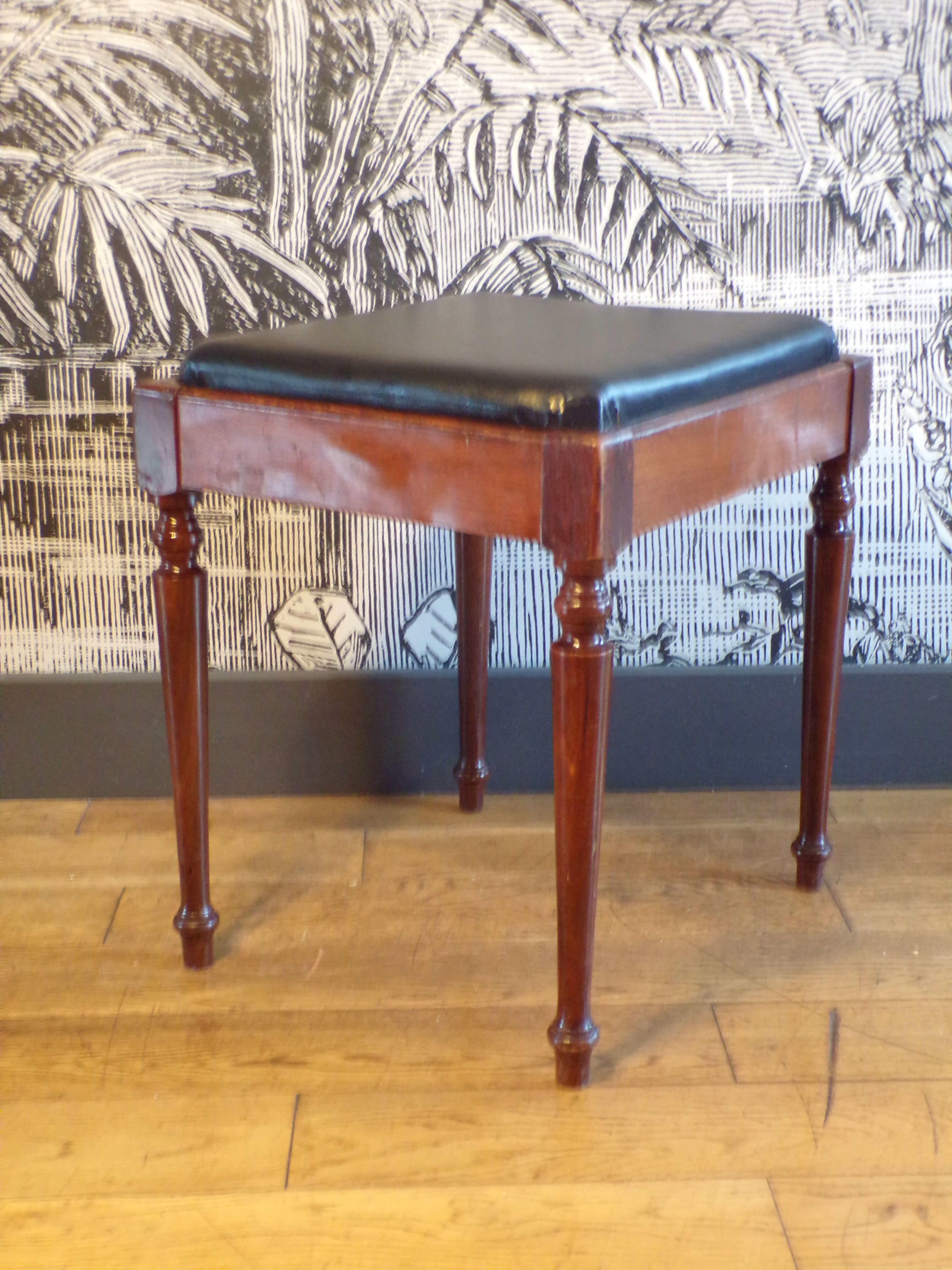 Seamstress stool 1950