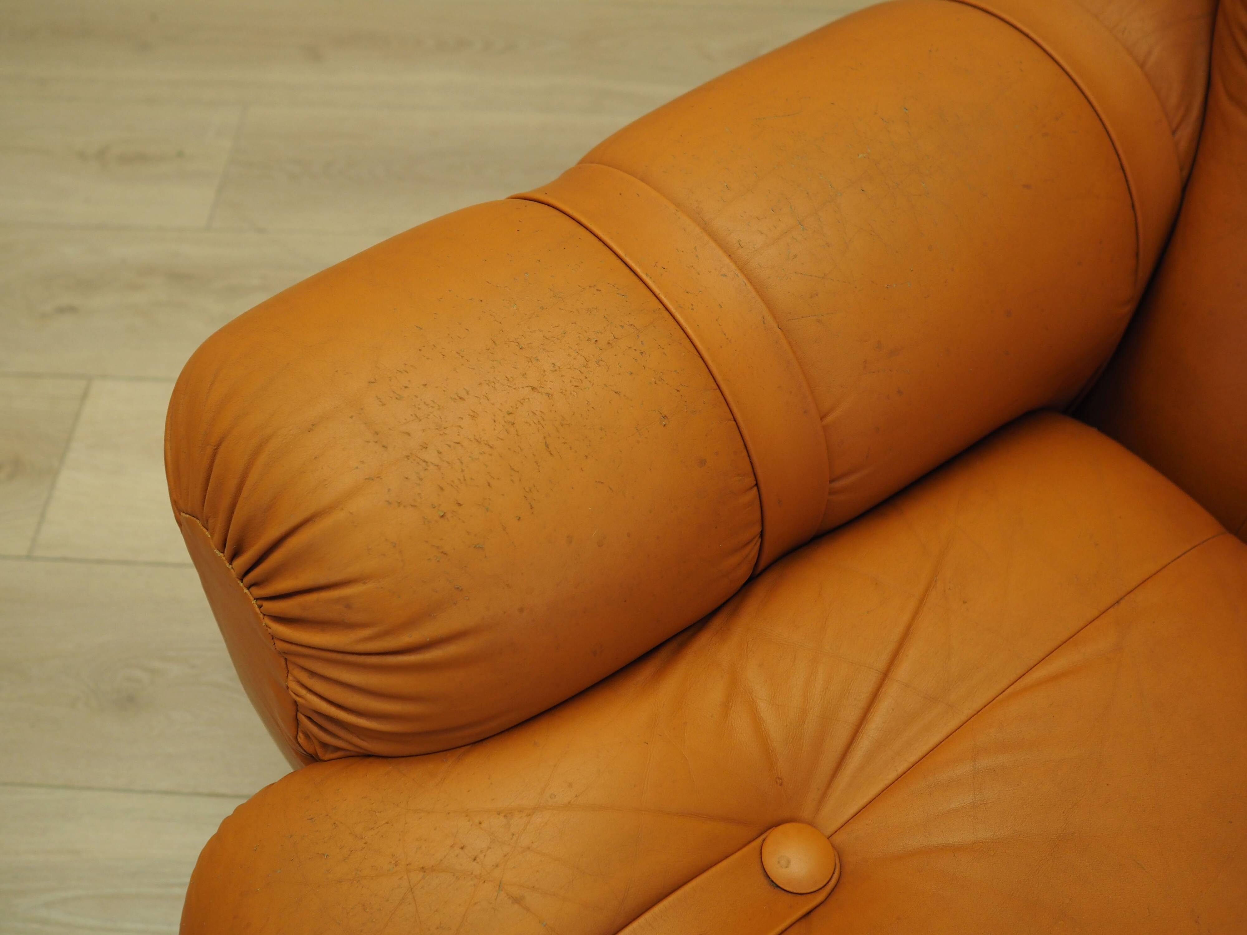 Ensemble de fauteuils orange, design Space Age, années 1960, production : Italie