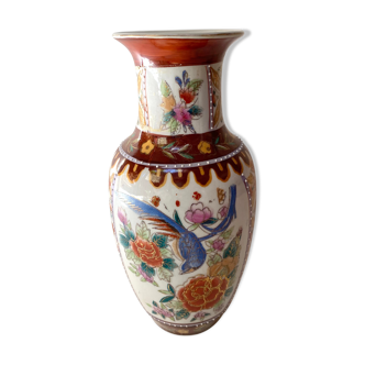 Vase en porcelaine asiatique