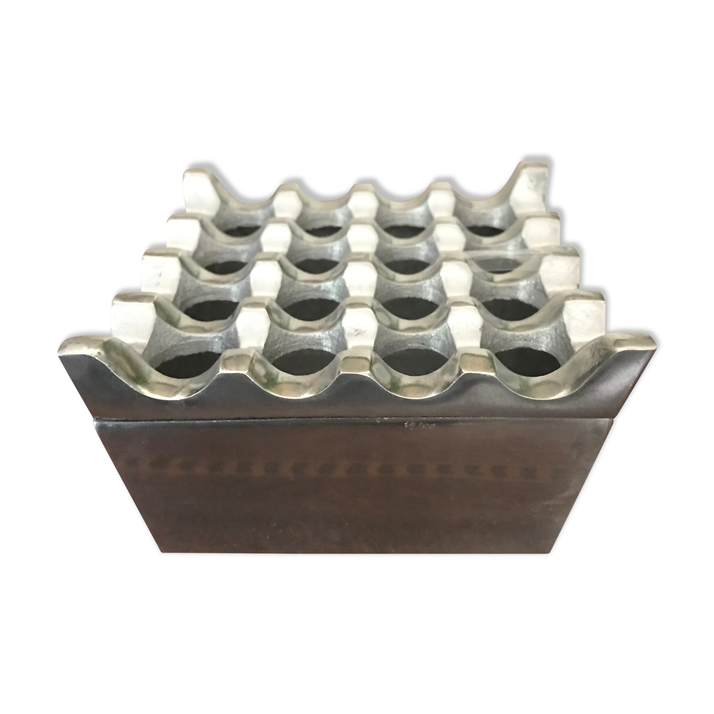 Design ashtray in cast aluminum