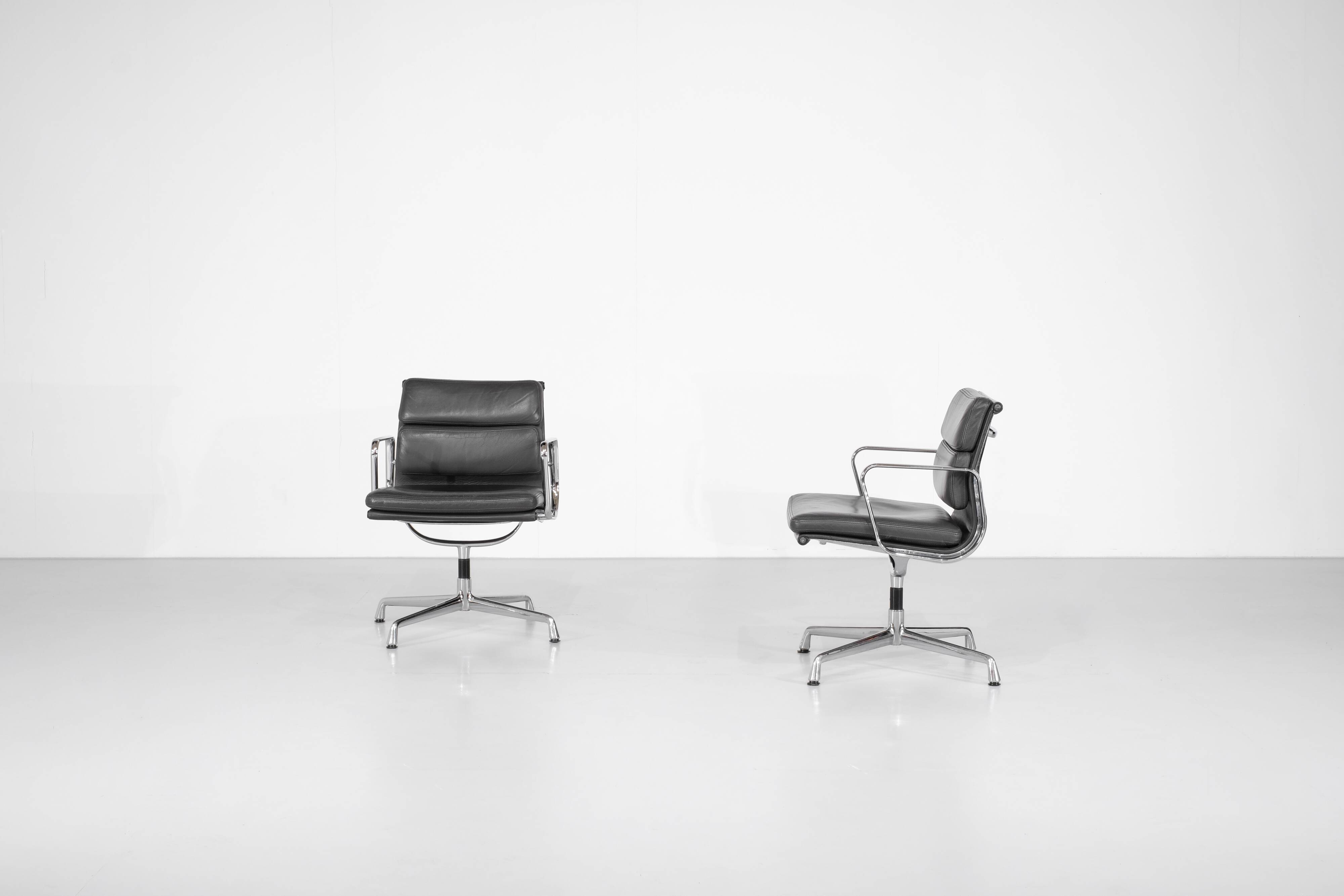 Fauteuil Soft Pad Chaise "EA 208" Charles Ray Eames, USA 1969.