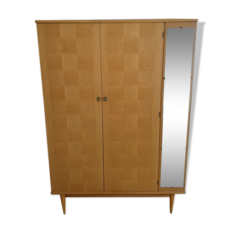 Armoire vintage