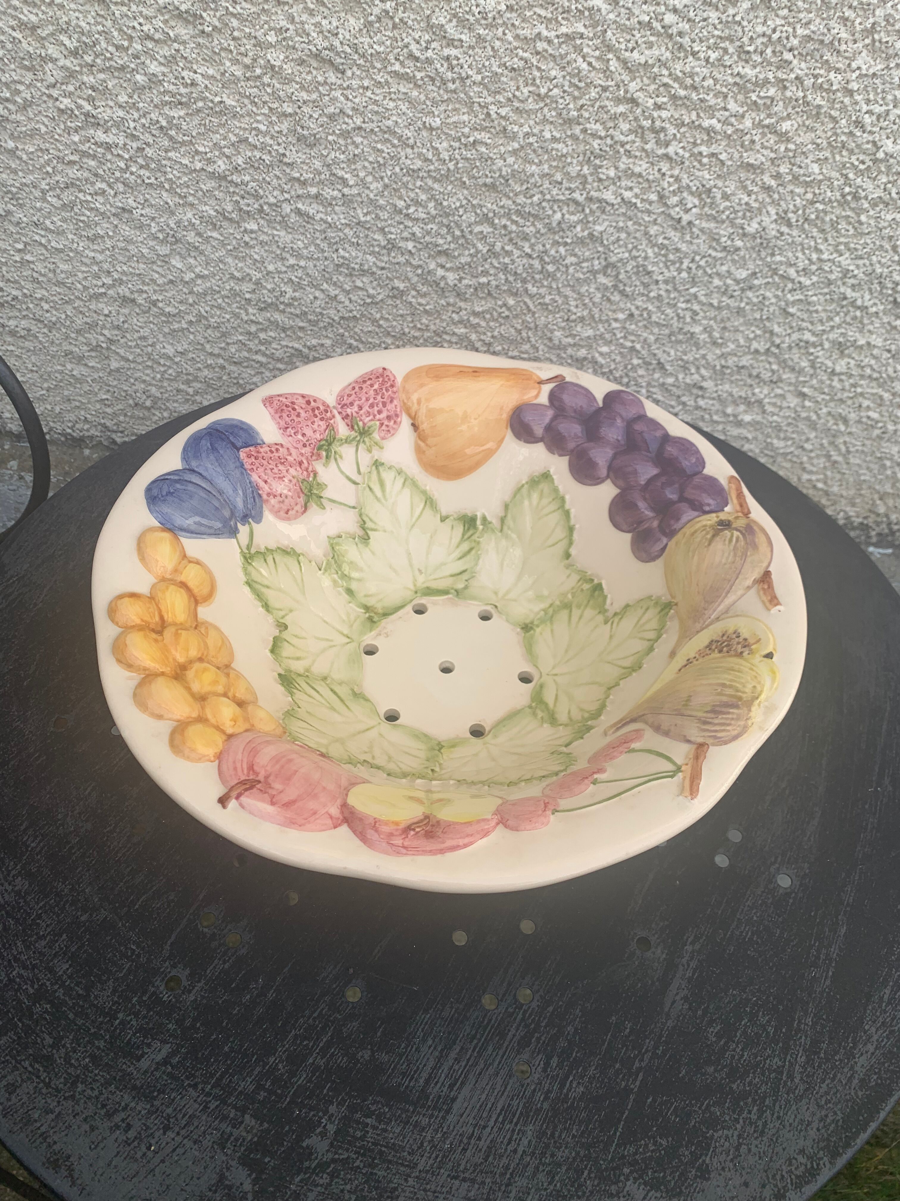 Fruit drainer salad bowl in glazed ceramic slip stamped vintage FG