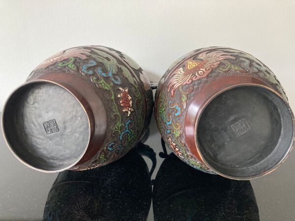 Paire de vases balustre en bronze preriode ''meiji