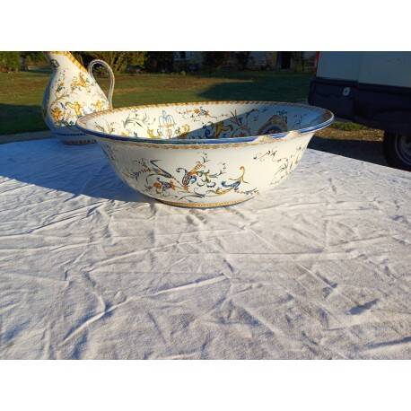 19th century Gien earthenware deep dish