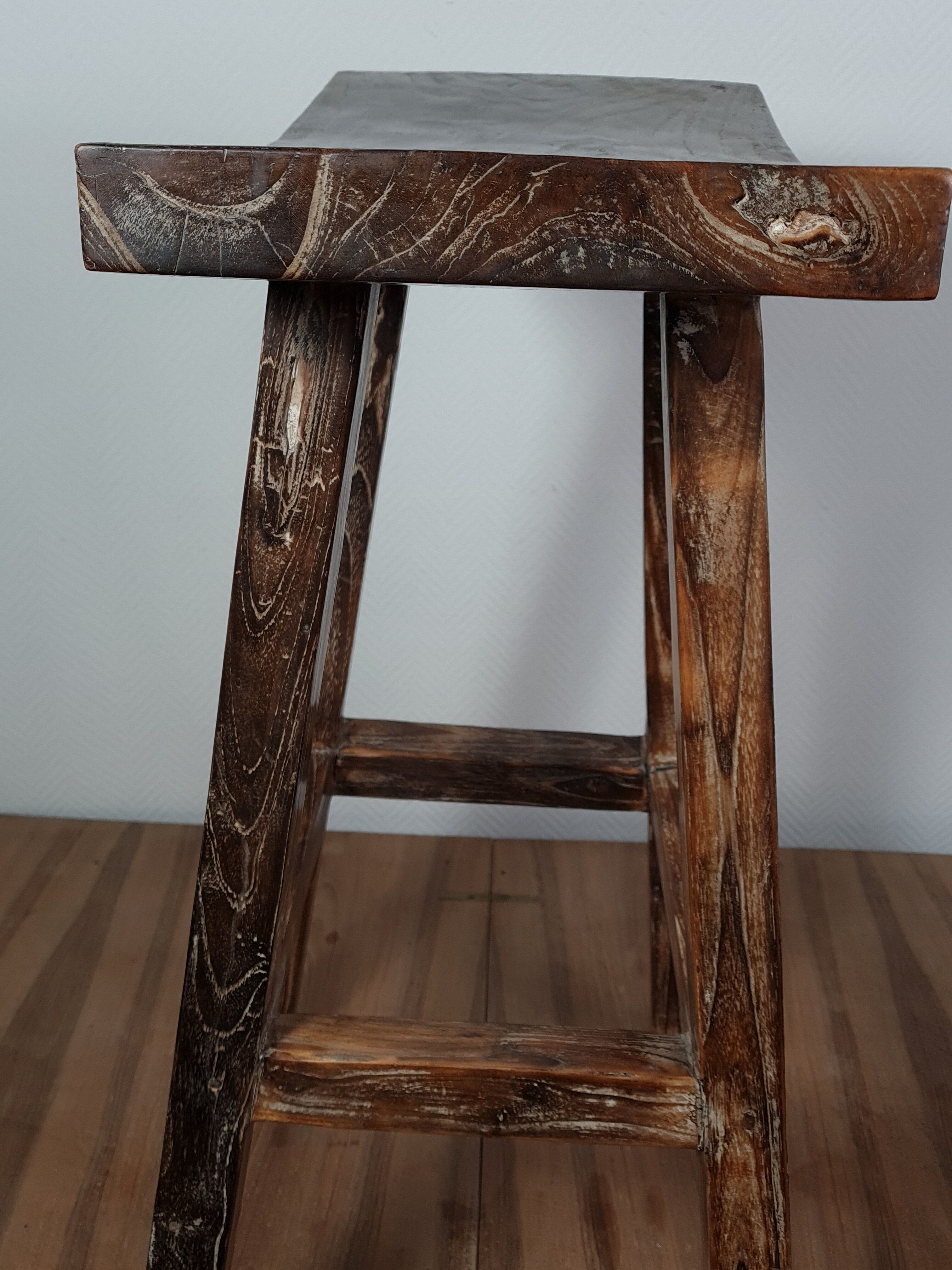 Pair of bar stool in cerused teak beautiful patina 74x50x26 cm.