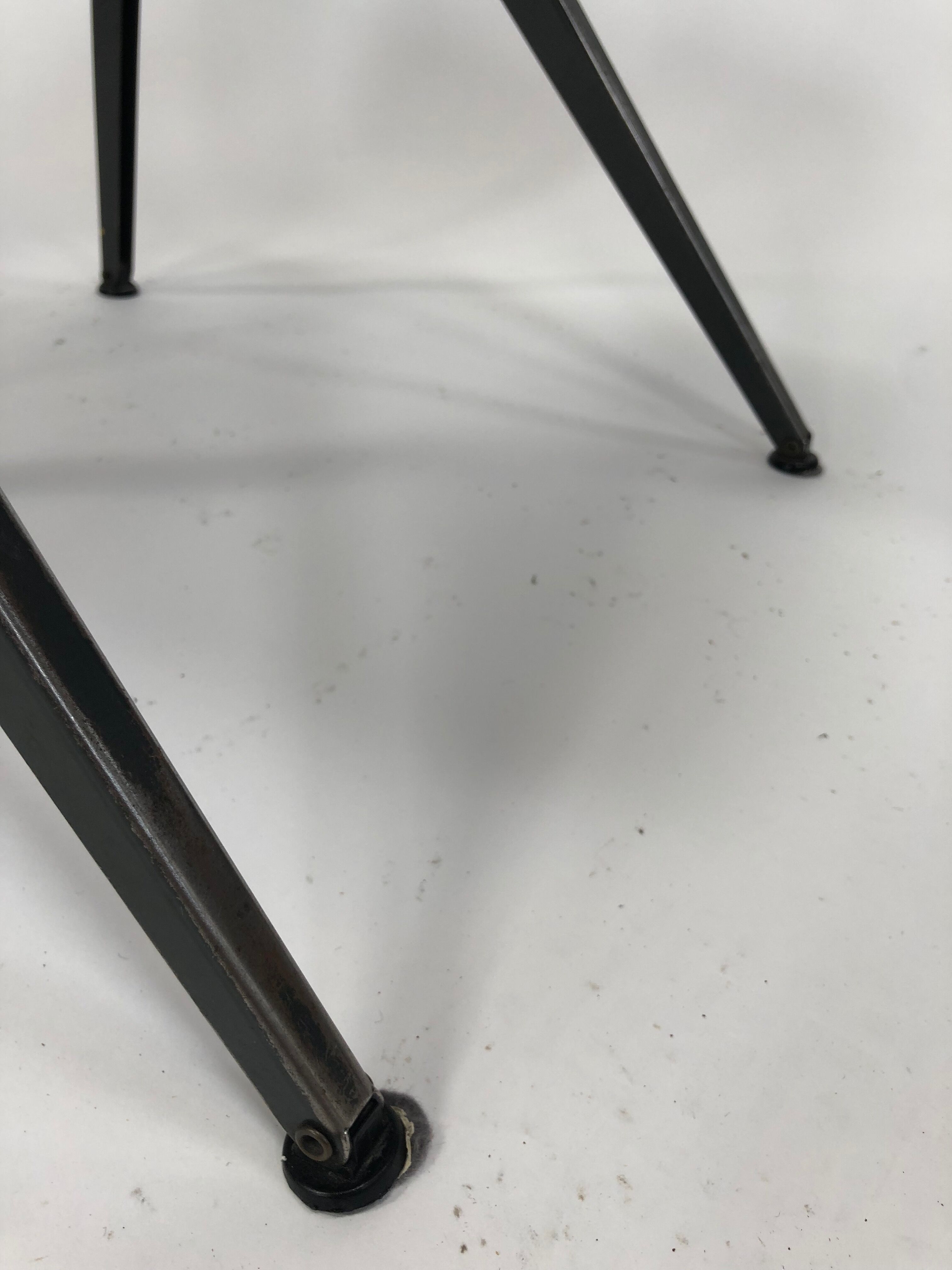 Spin Chair 102 Ynske Kooistra chair for Marko Holland, Netherlands of the 1960s