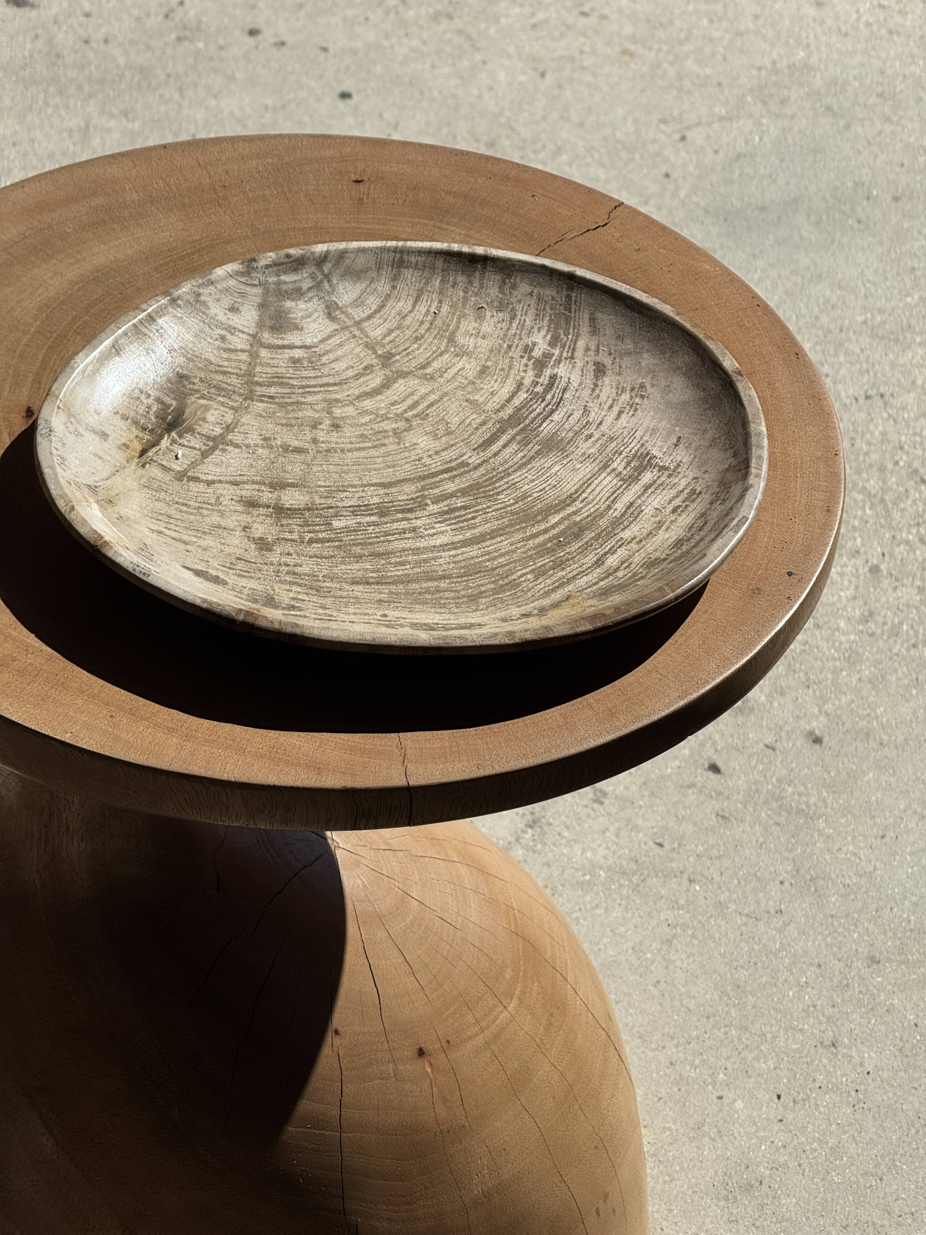 Sexy Neck - Solid wood (monoxyle) side table in natural colour H45