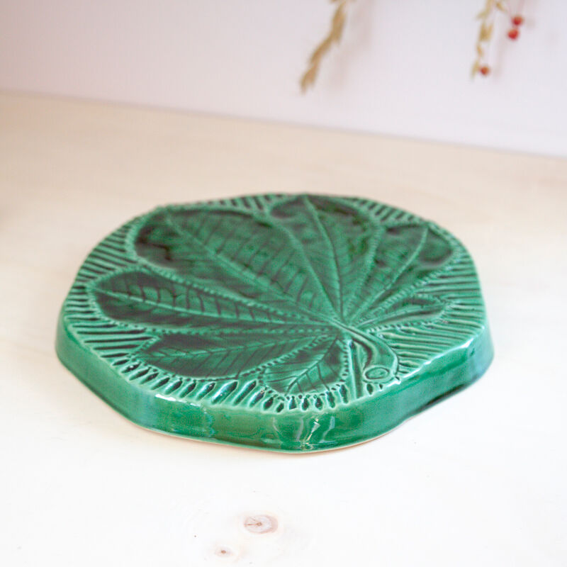 Cheese platter and its art deco green knife