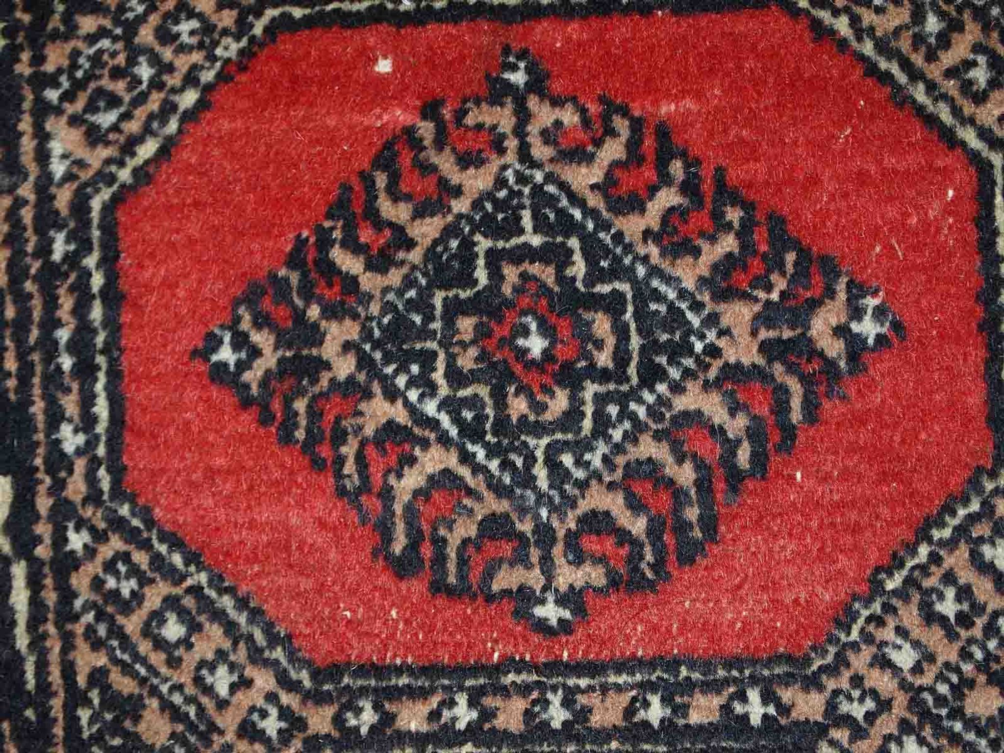 Pakistani carpet lahore handmade 45cm x 58cm 1970