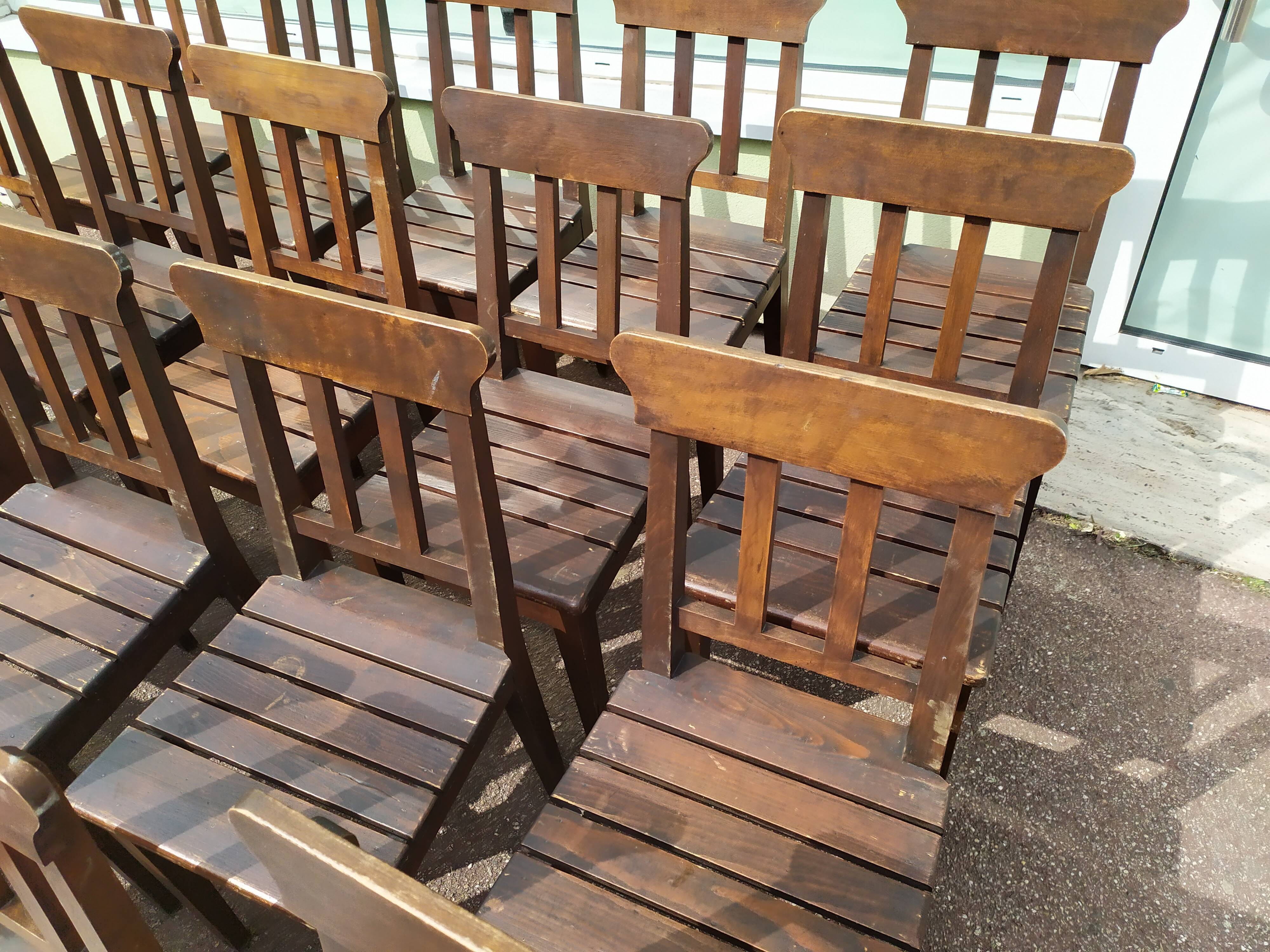 Ensemble lot de 20 chaises en bois de bistrot