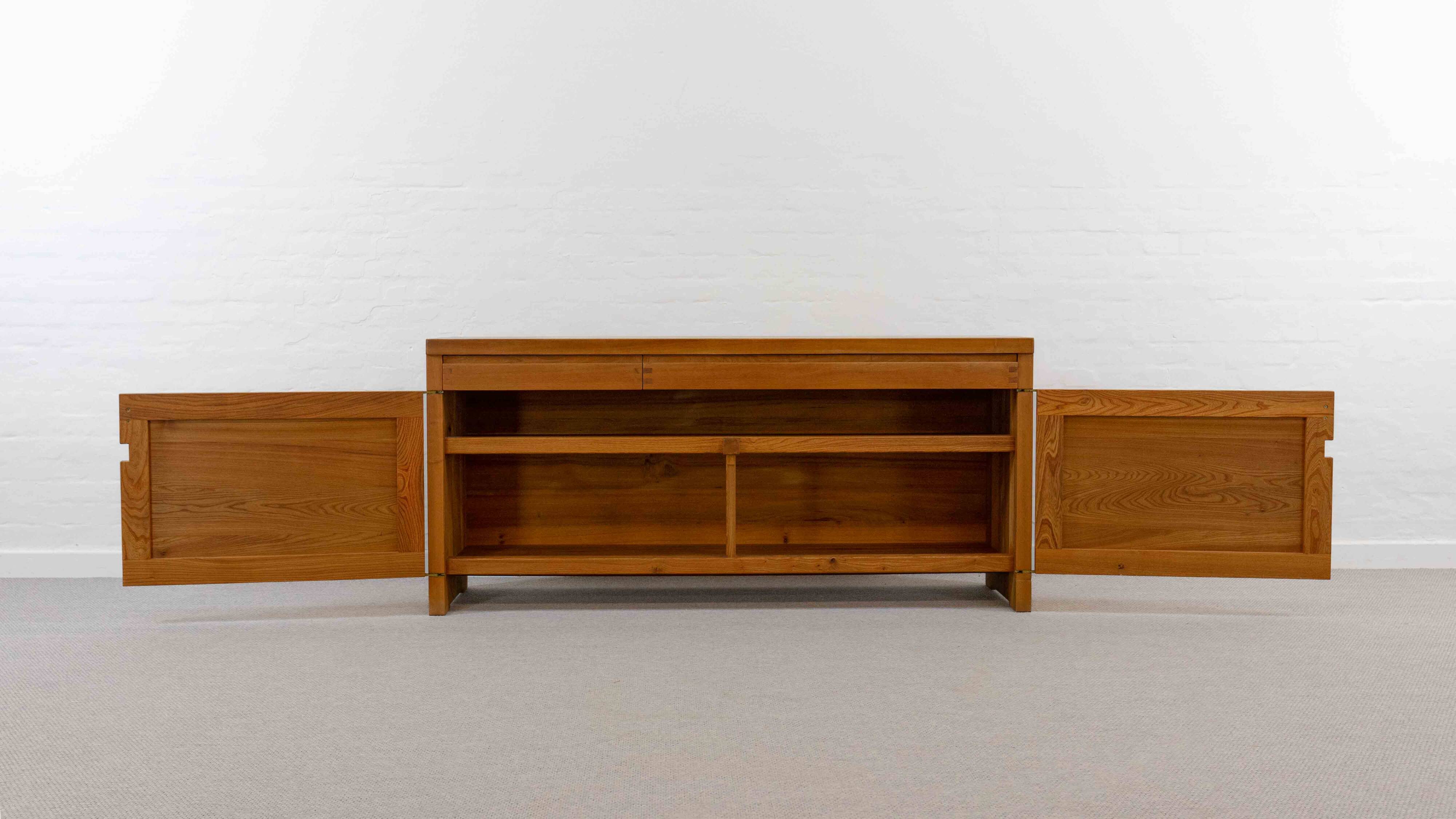 Sideboard R08 de Pierre Chapo en orme massif