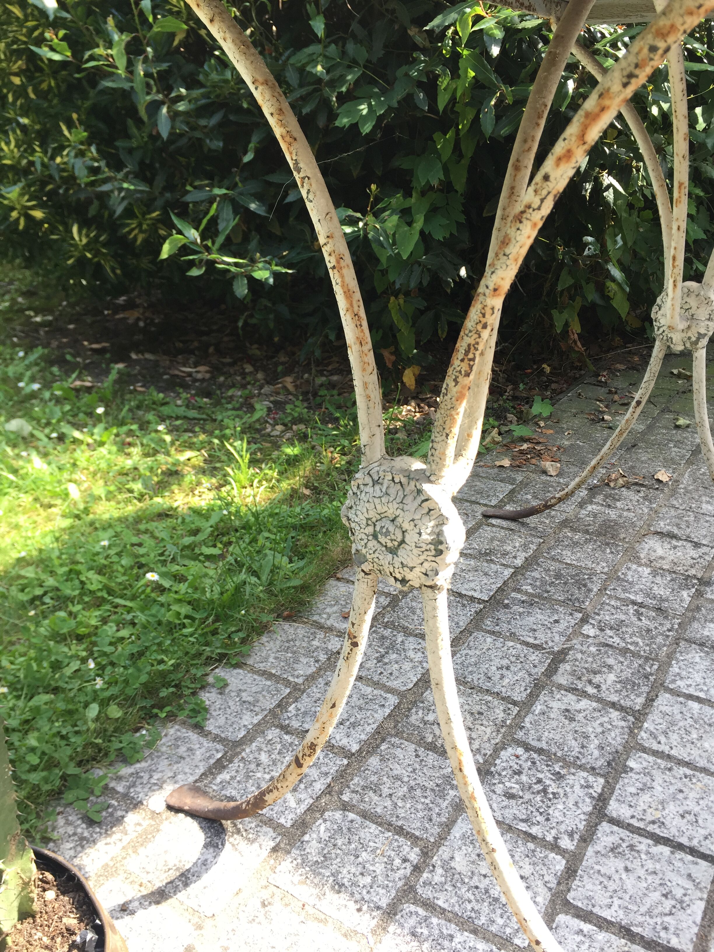 Dining garden of wood and wrought iron early twentieth