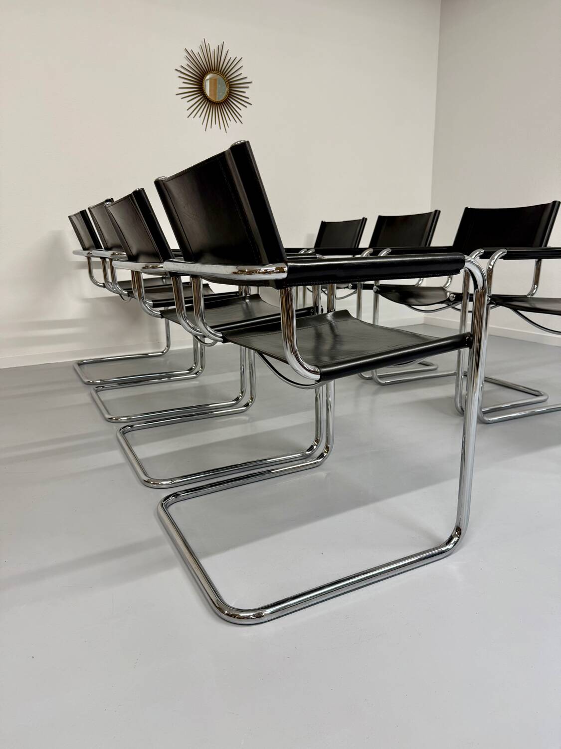 Lot 8 chaises tubulaire style MG5 Grassi en cuir noir vintage 1980