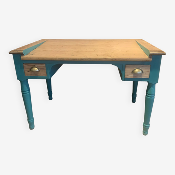 Inclined solid pine writing desk