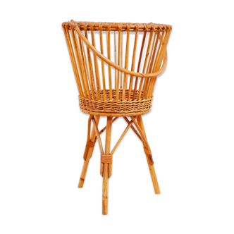 Basket rattan on foot