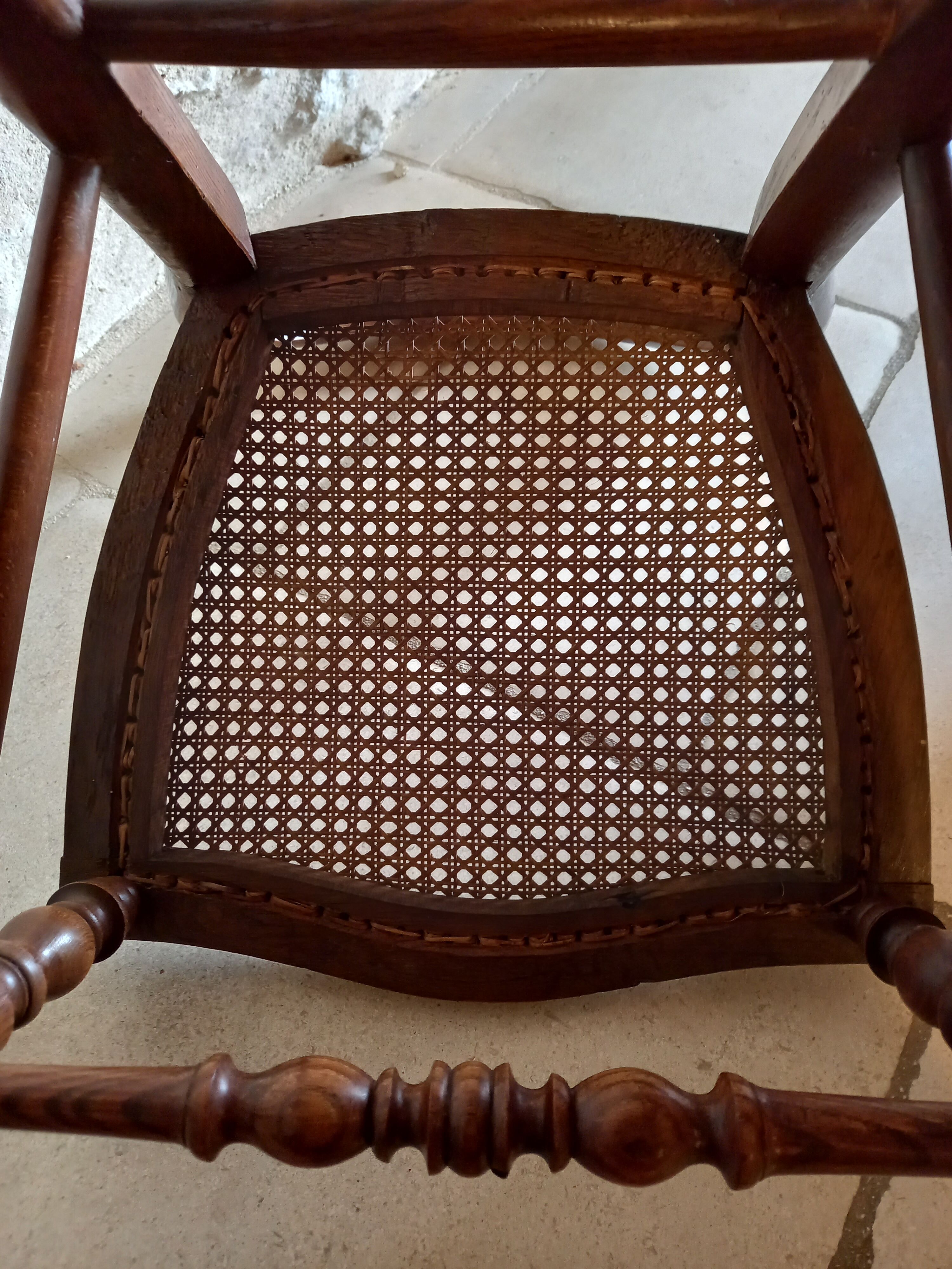 High chair called "sitting standing", late nineteenth early XX th