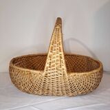 Large vintage light wicker basket – Integrated central handle