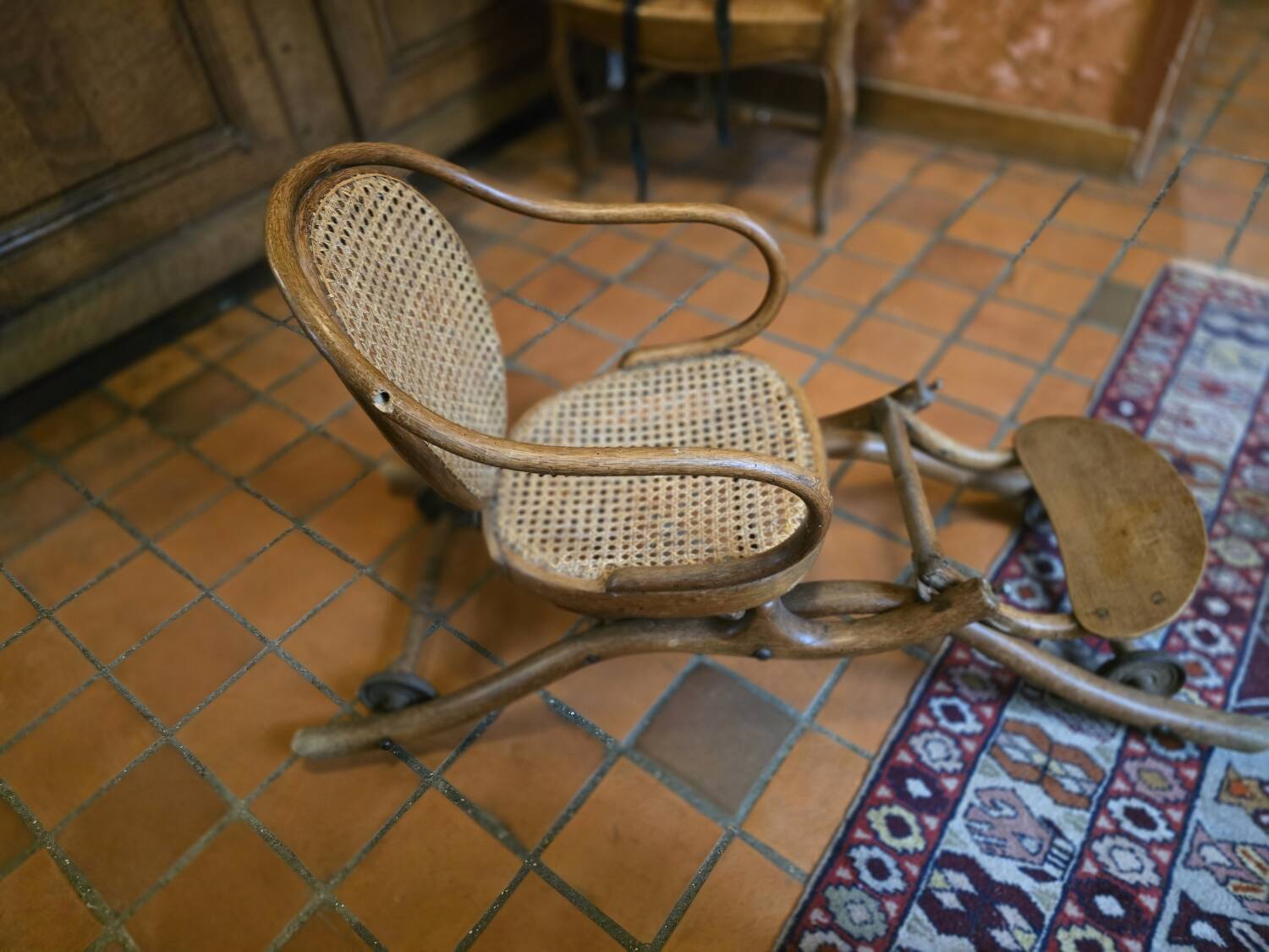 Chaise haute enfant , thonet