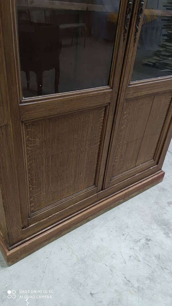 Bibliothèque en peinture trompe l'oeil façon chêne époque 1870