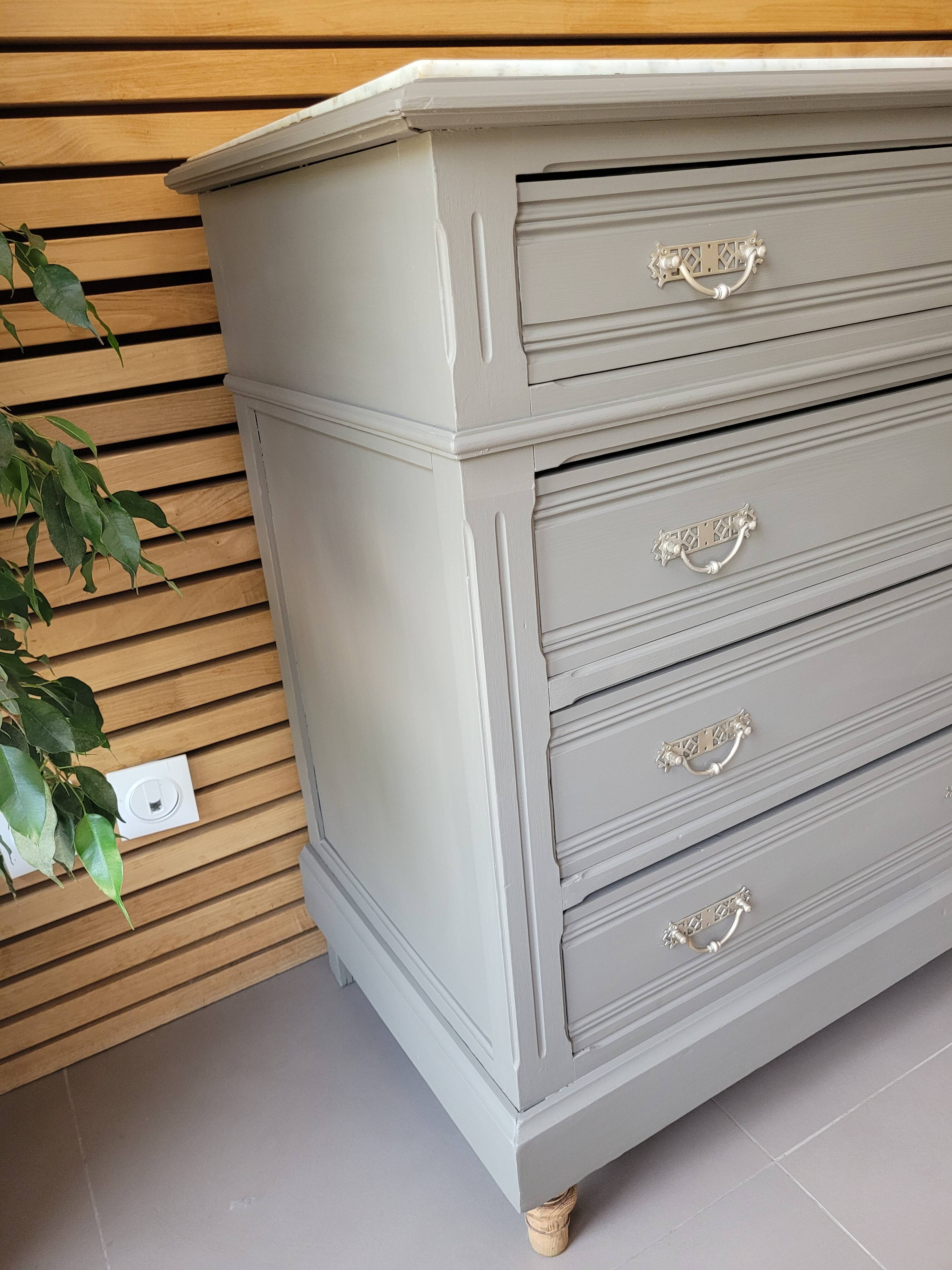 Large vintage chest of drawers