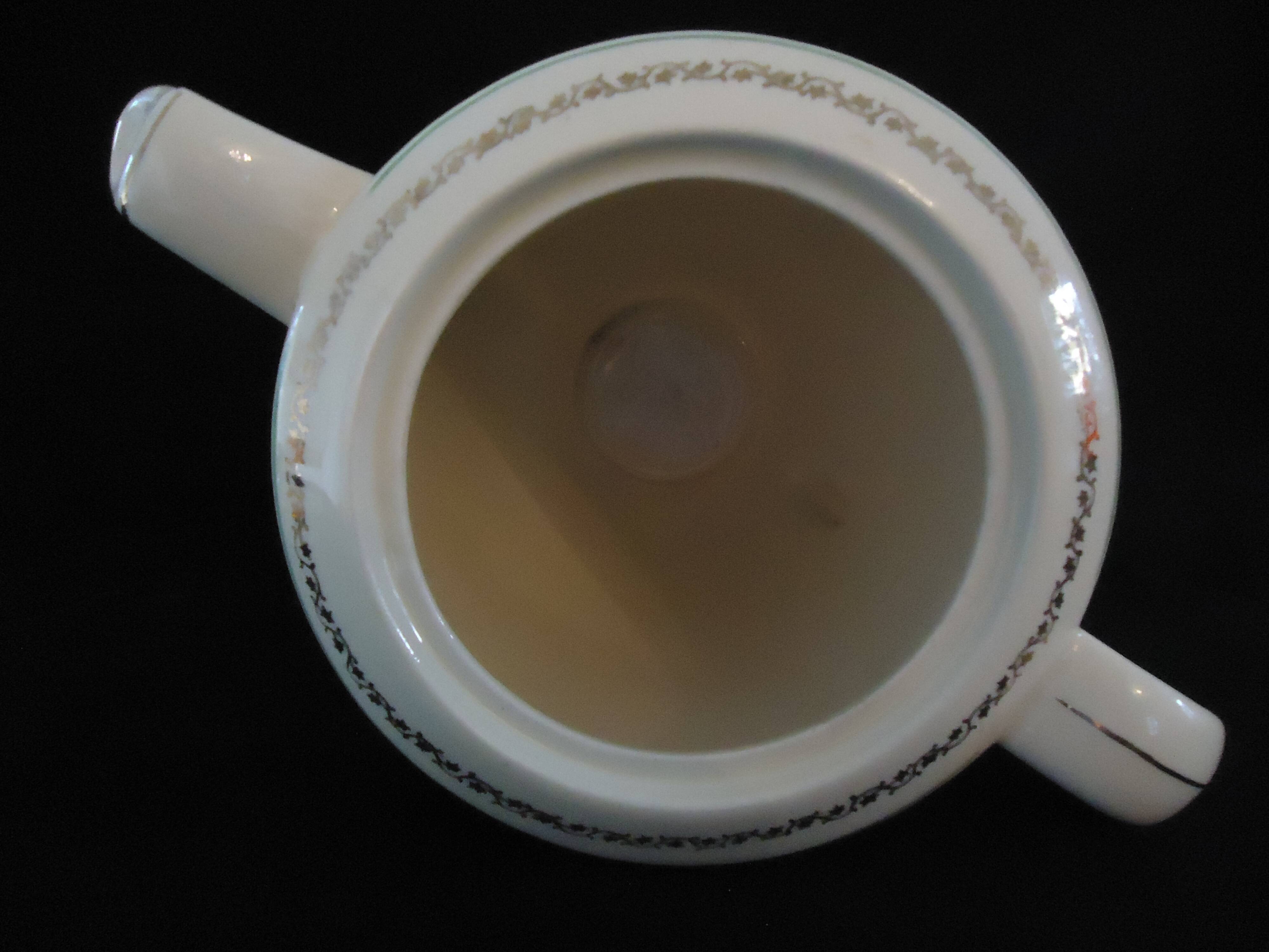 Antique pouring coffee pot in Gien earthenware, Valence model, A040