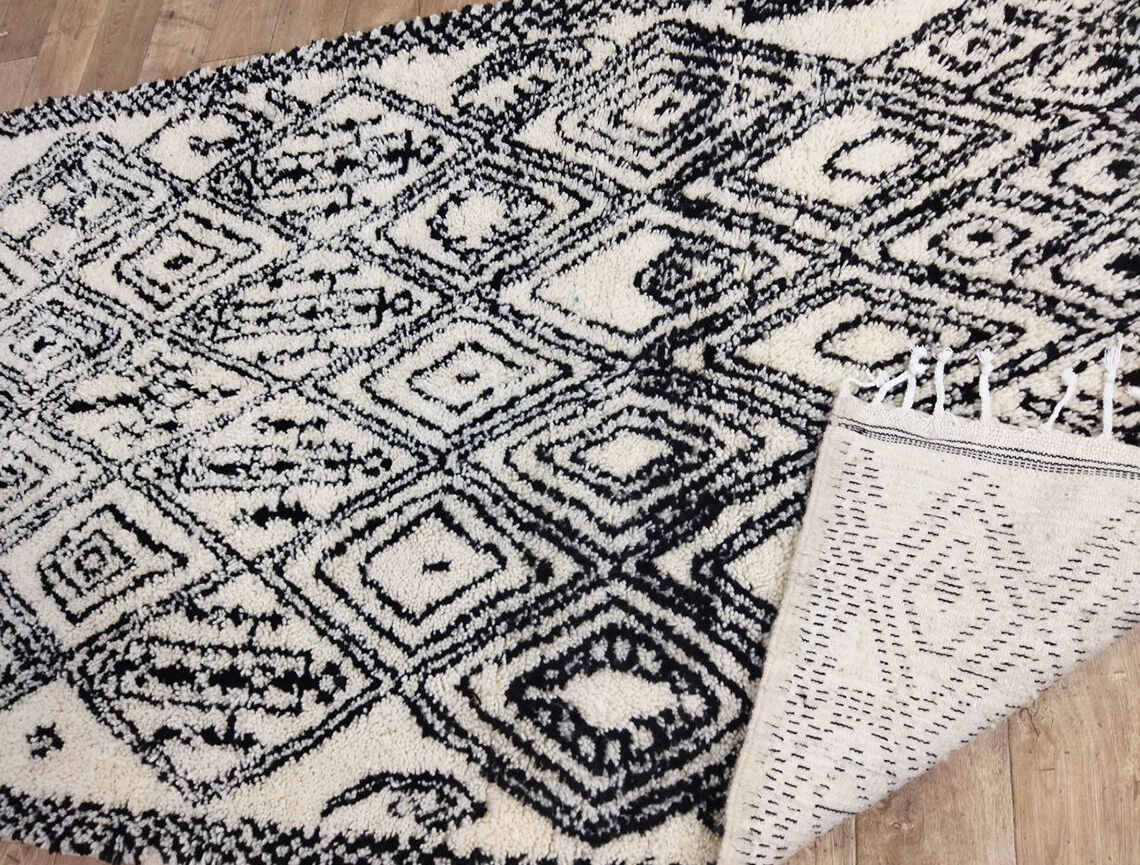 Moroccan carpet 246x146cm