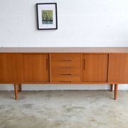 Enfilade en teck par Nils Jonsson 220 cm