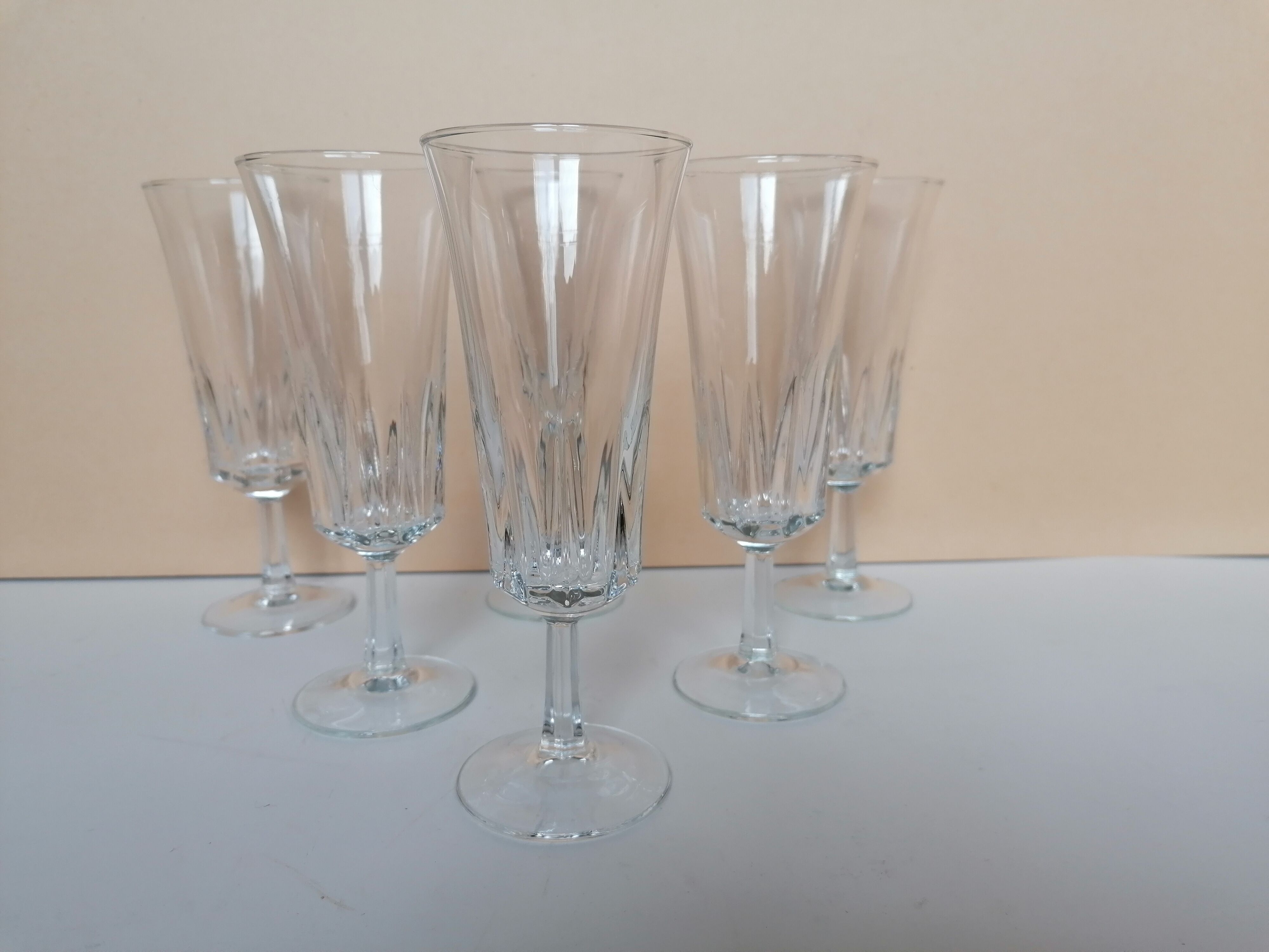 Service 24 pieces vintage foot glasses 70s