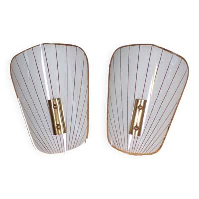 Paire d'appliques modernistes en verre peint