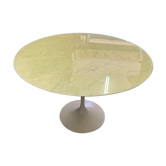Marble round table by Ereo Saarinen , Knoll edition