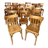 Lot of 20 mismatched Thonet Fischel restaurant bistro chairs in curved wood