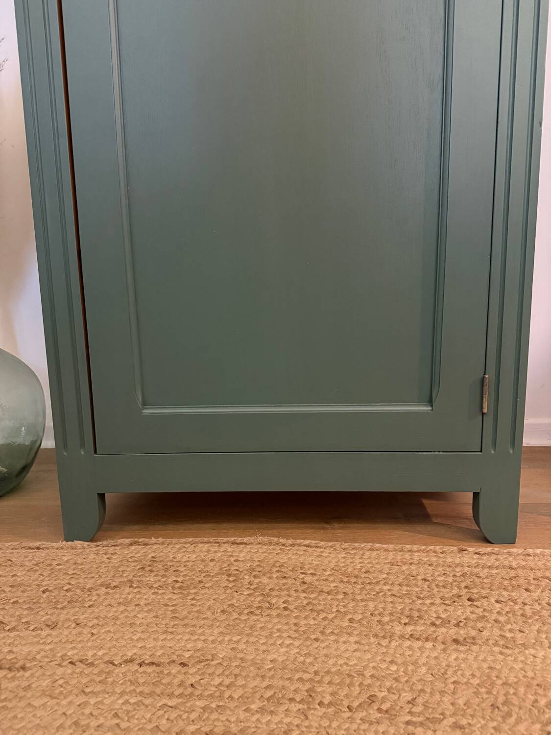 Small Parisian wardrobe