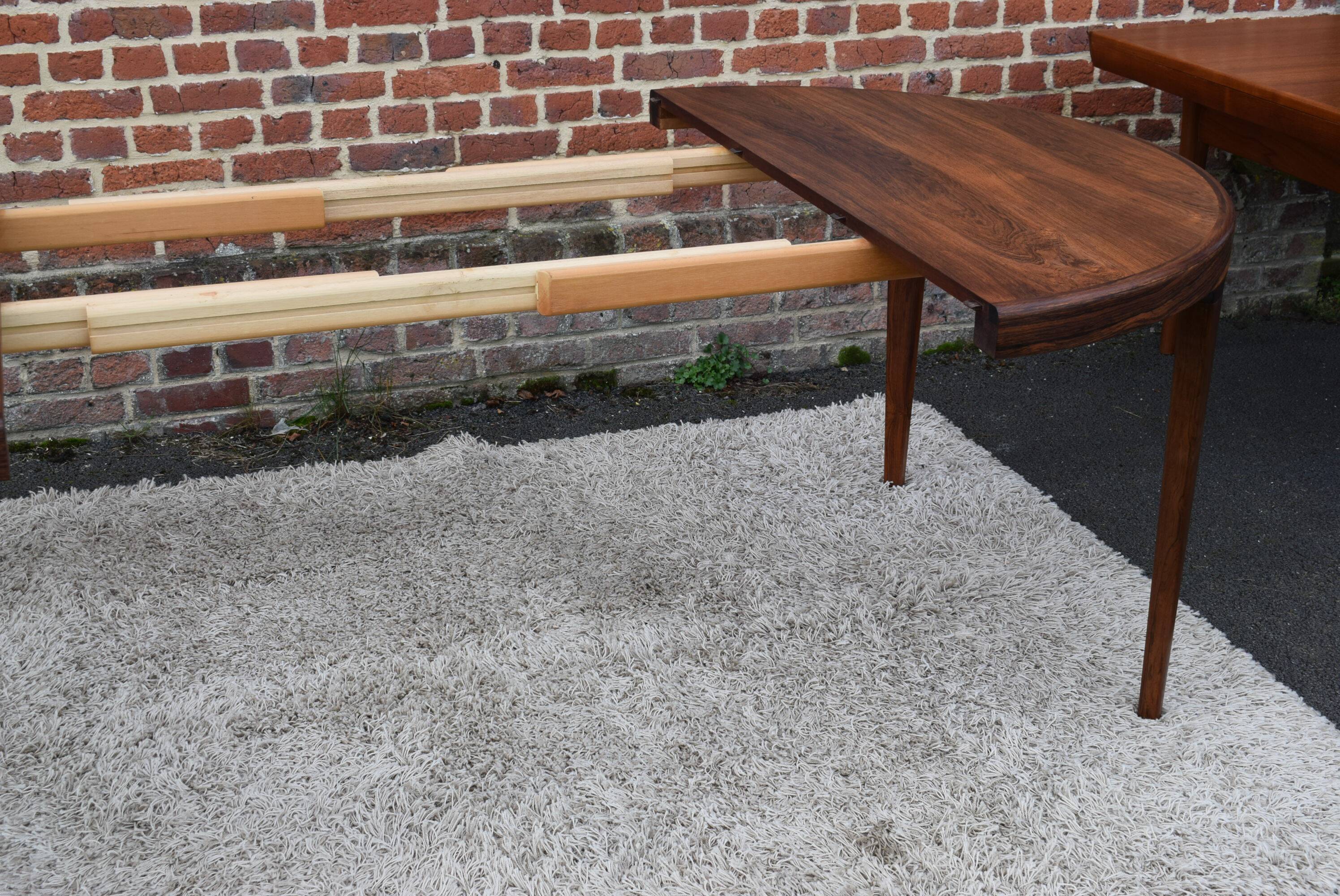 Rio rosewood table