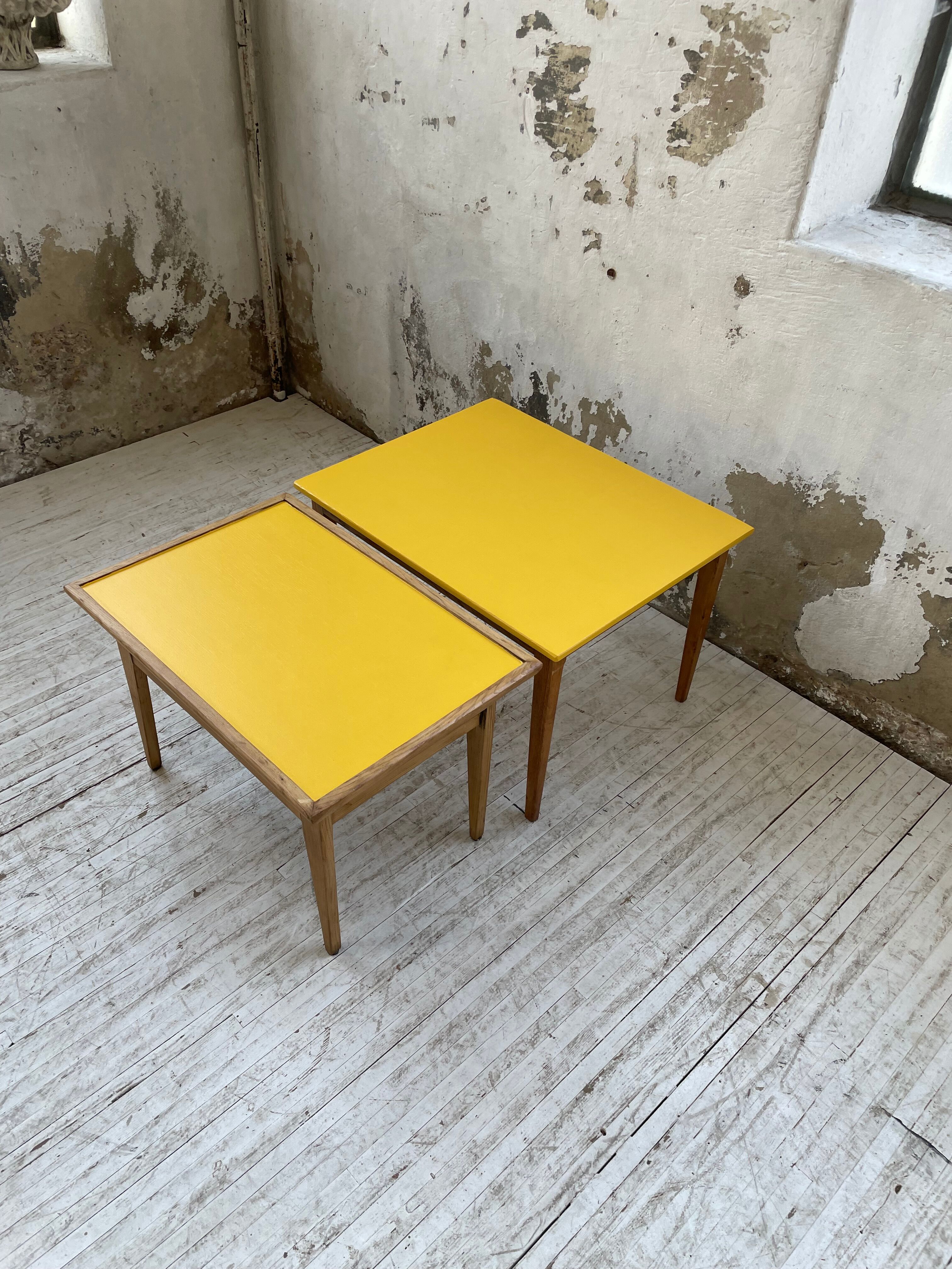 Duo de tables basses bois jaune