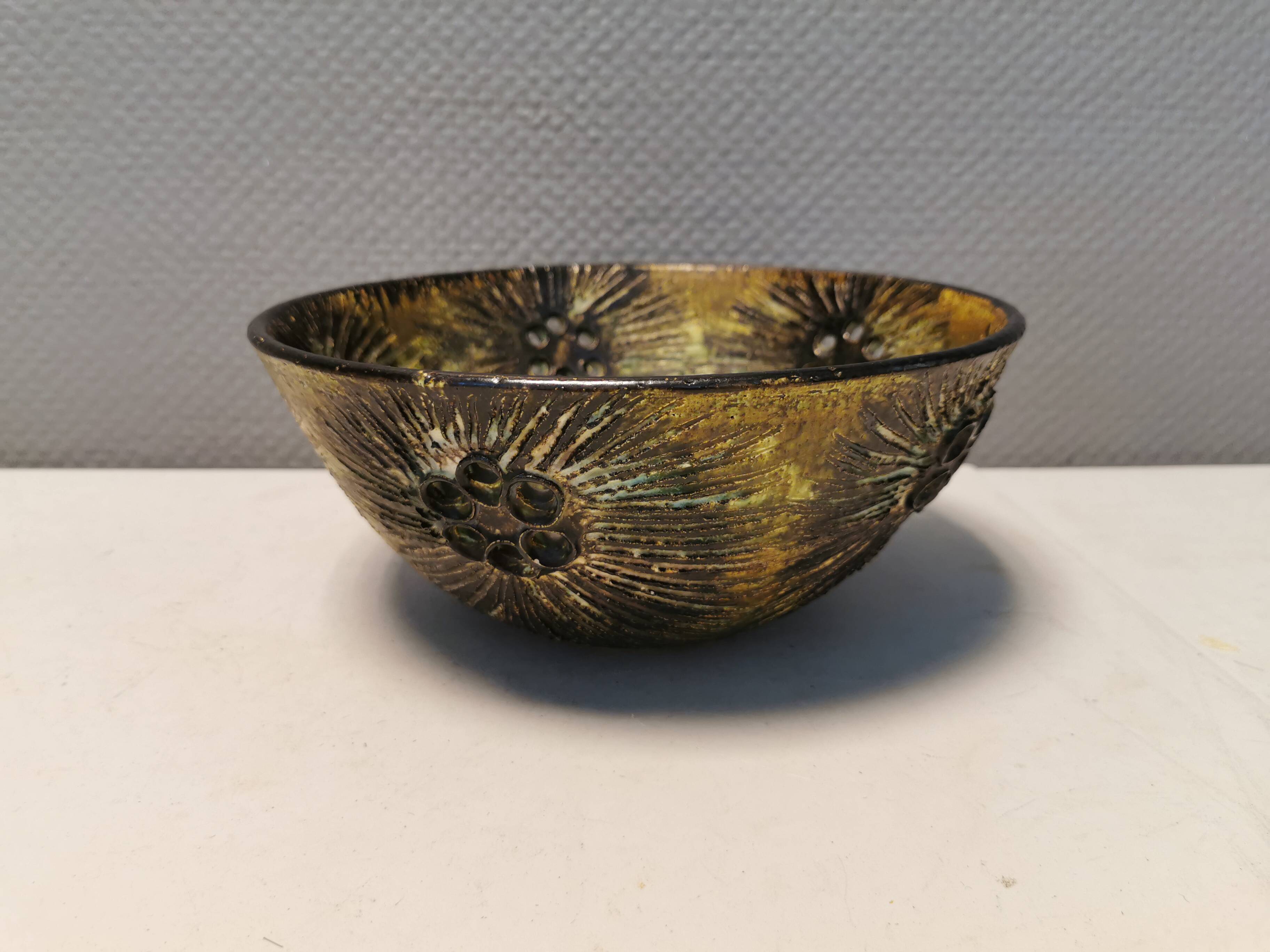 Bol en céramique, conçu par Jette Hellerøe pour son propre atelier de céramique, Danemark années 1980.