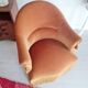 Fauteuil crapaud en velours doré