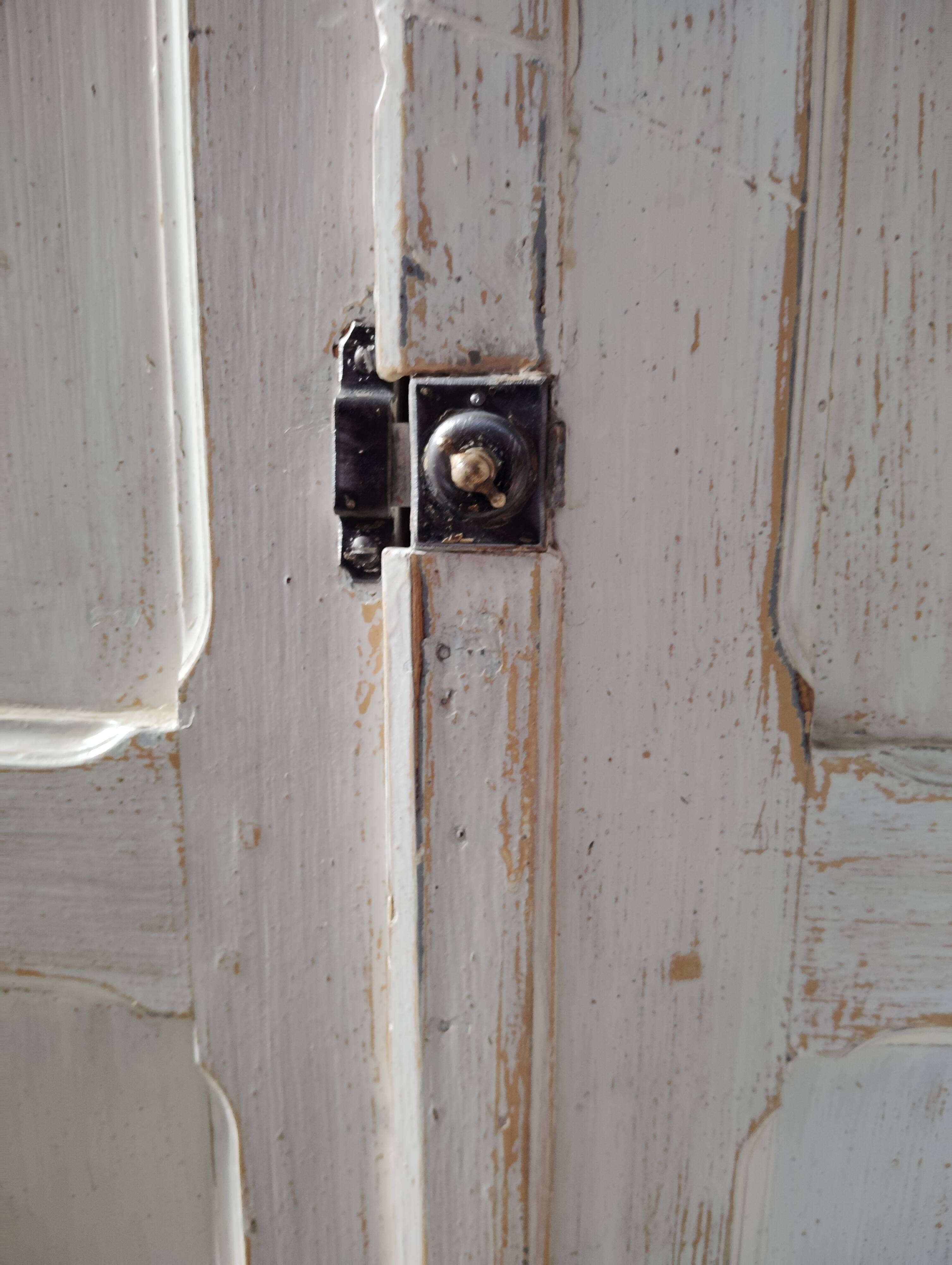 Old Parisian workshop cabinet