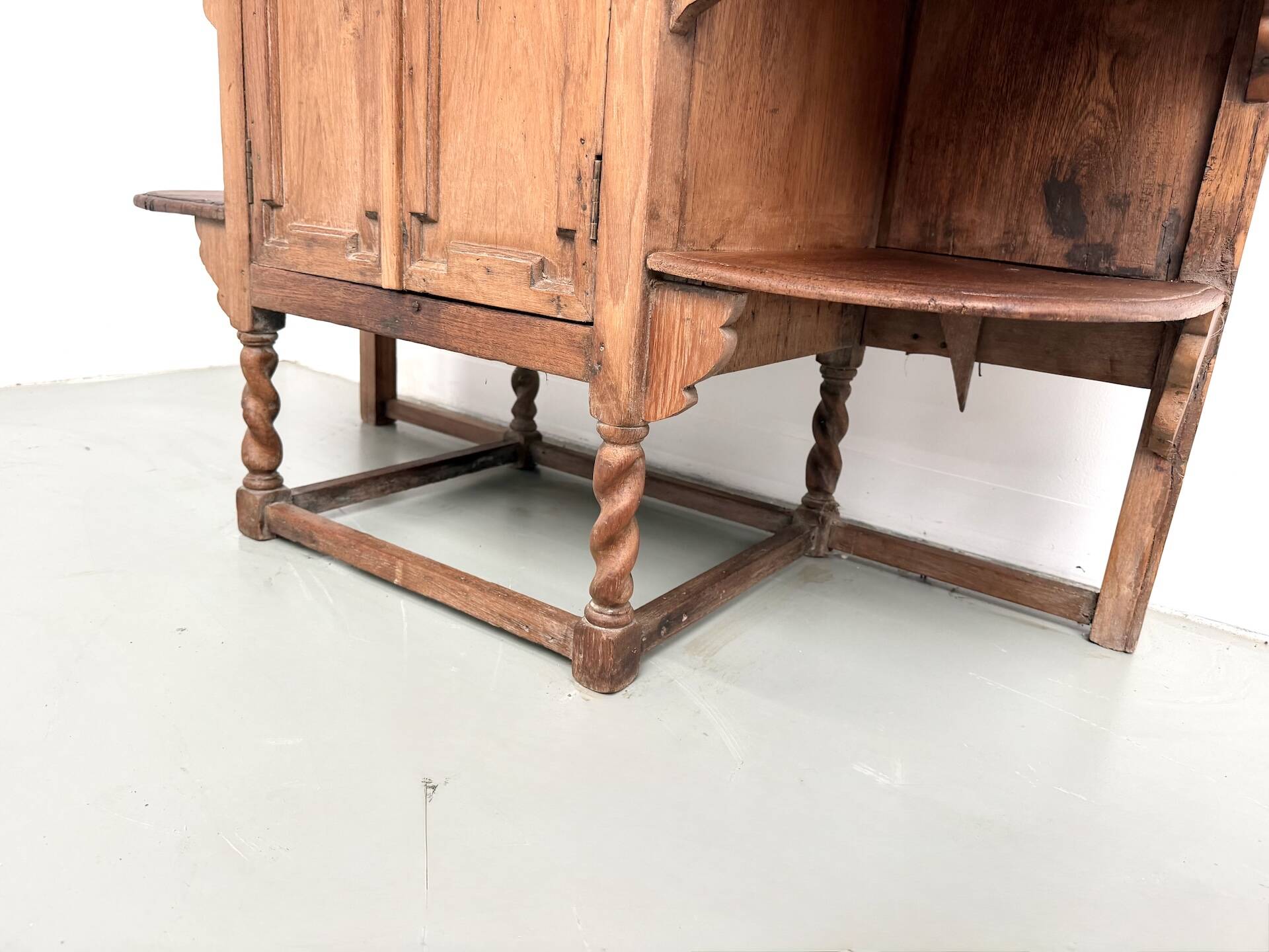 Popular Art cabinet sideboard, 1900
