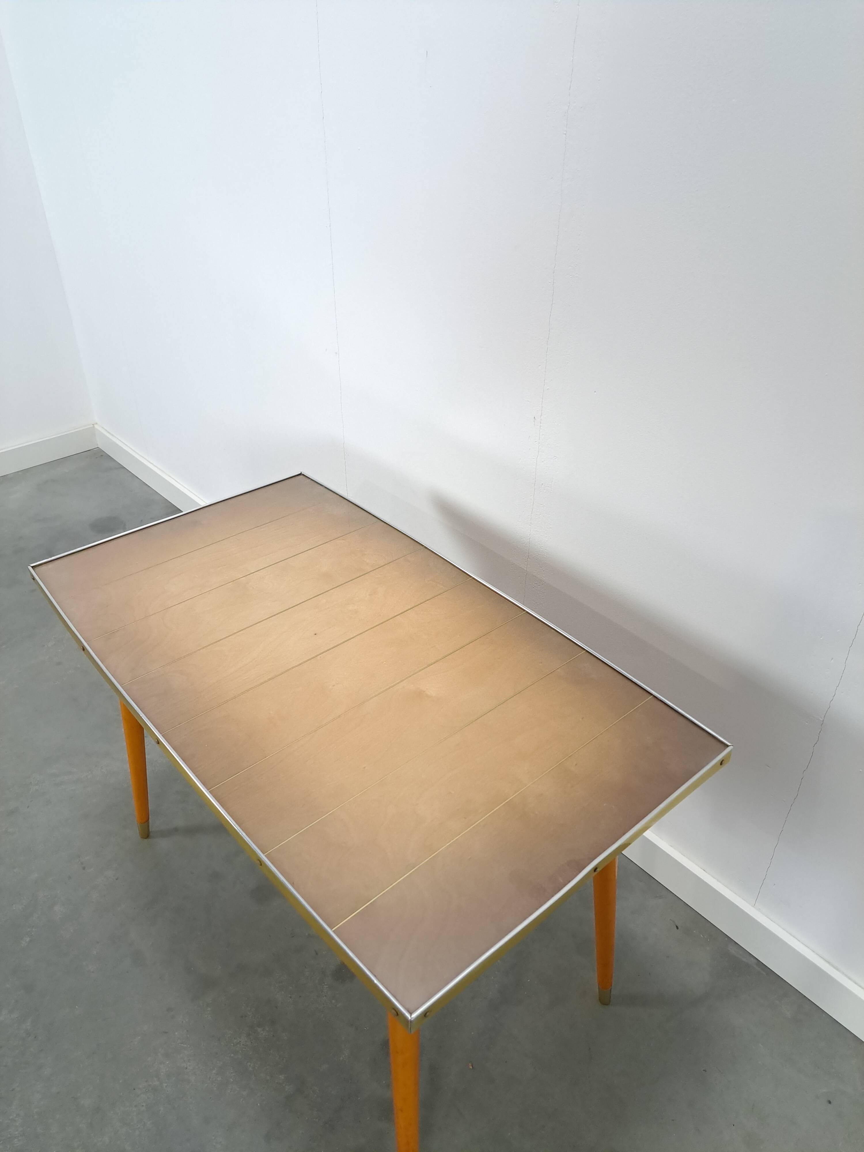 Koffie tafel hout met glazen blad vintage salontafel