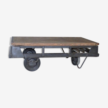 Chariot d'usine table basse