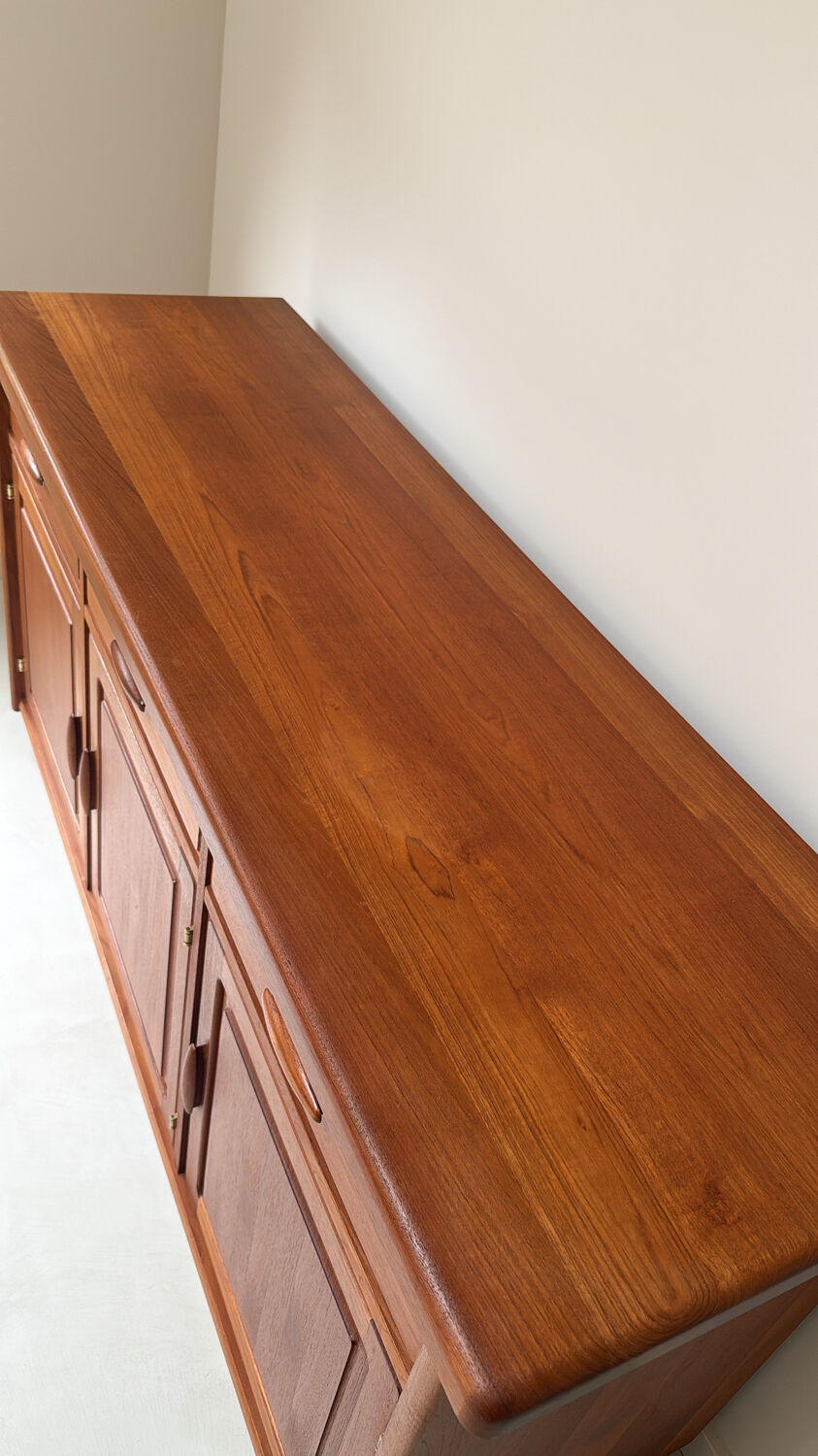 Vintage teak wooden Dyrlund sideboard