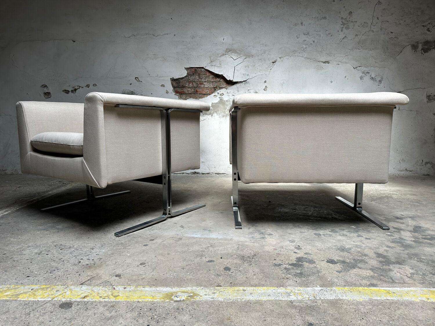 Set of two Artifort lounge chairs by Geoffrey Harcourt