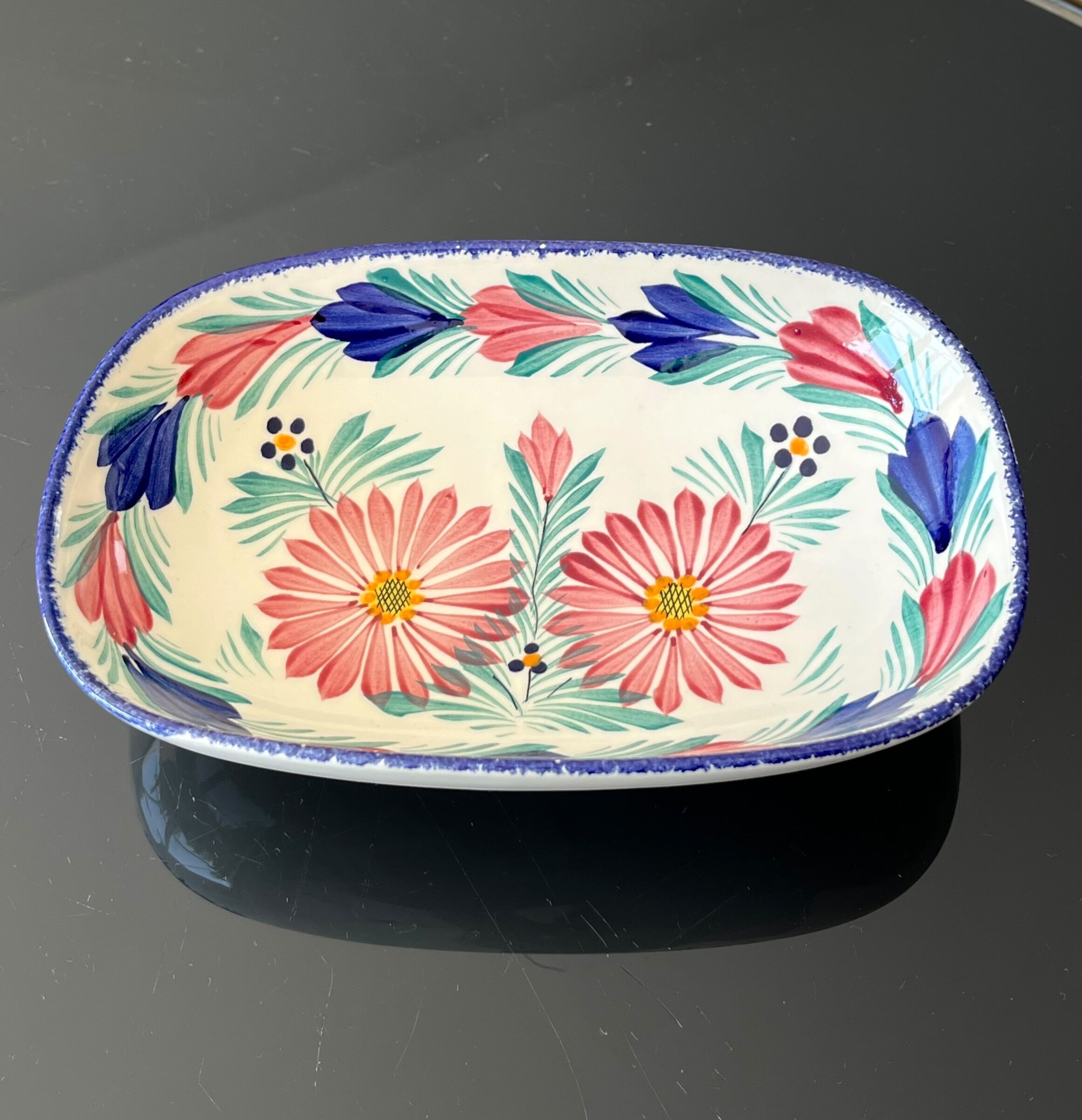 Ravier ashtray Faïencerie de Quimper, HB Henriot - floral decoration