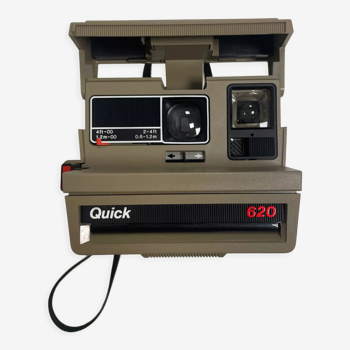 Polaroid quick 620 land camera