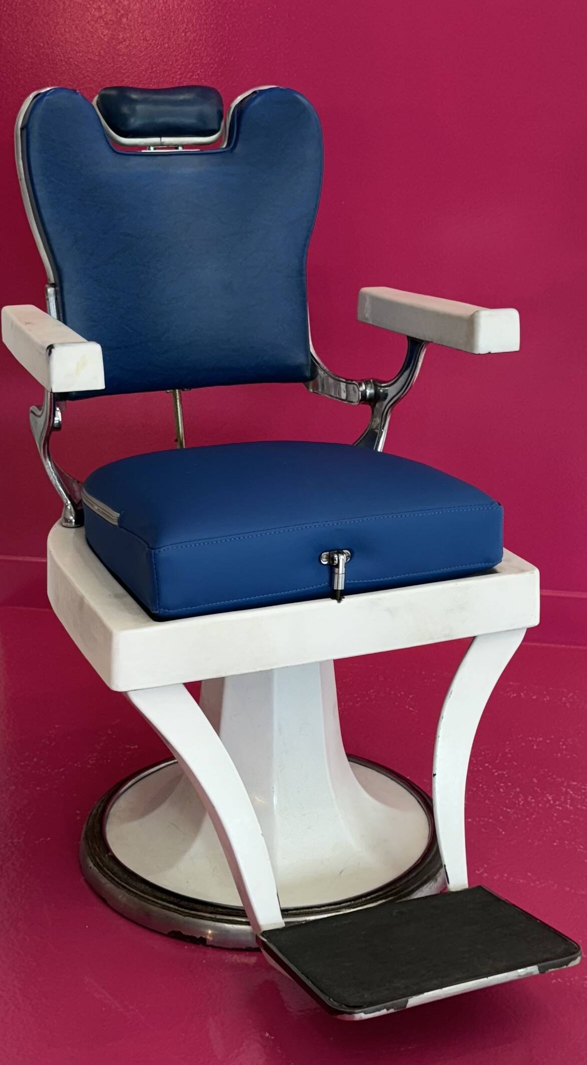 Vintage hairdressing chair