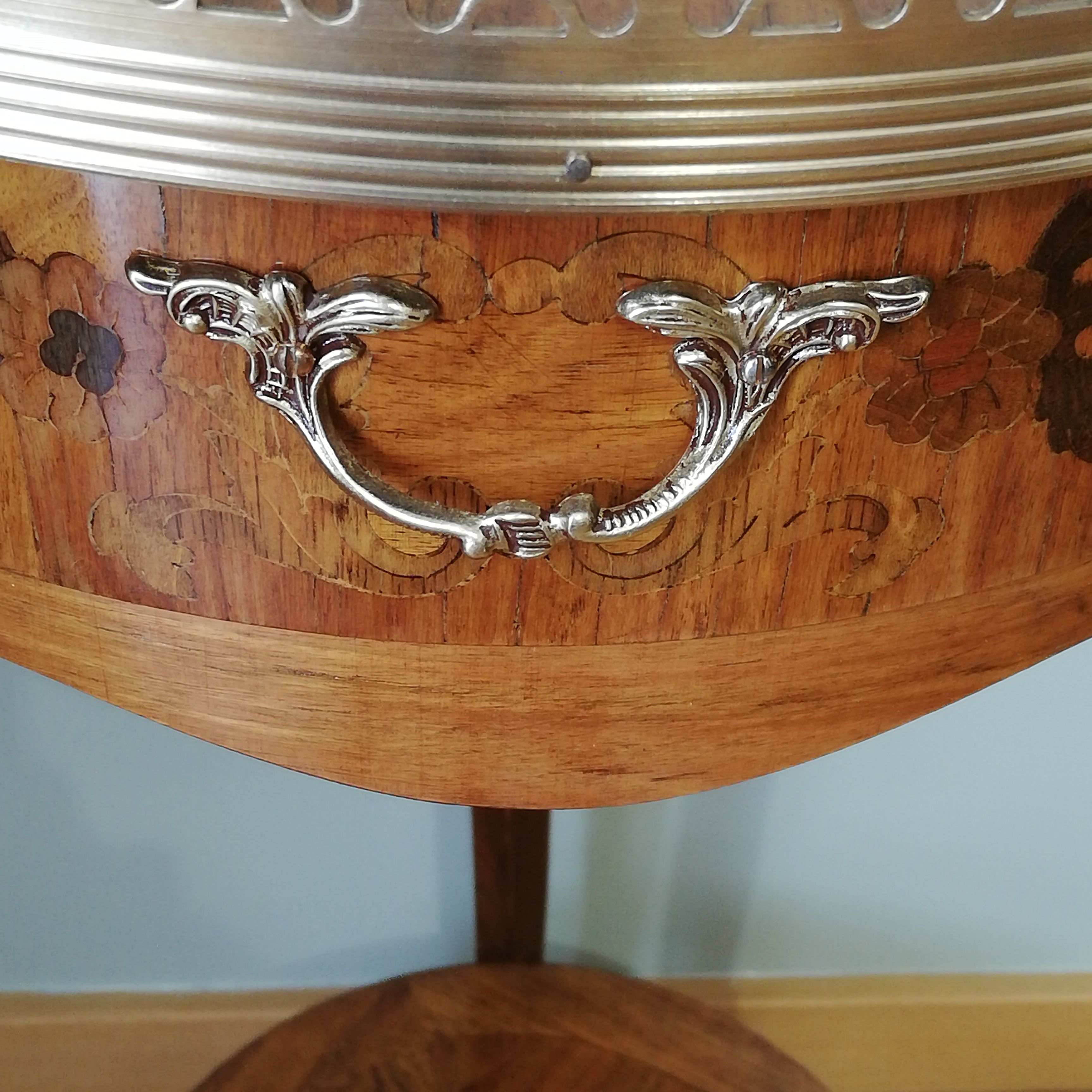 Pedestal table or harness in rosewood marquetry Louis XV style