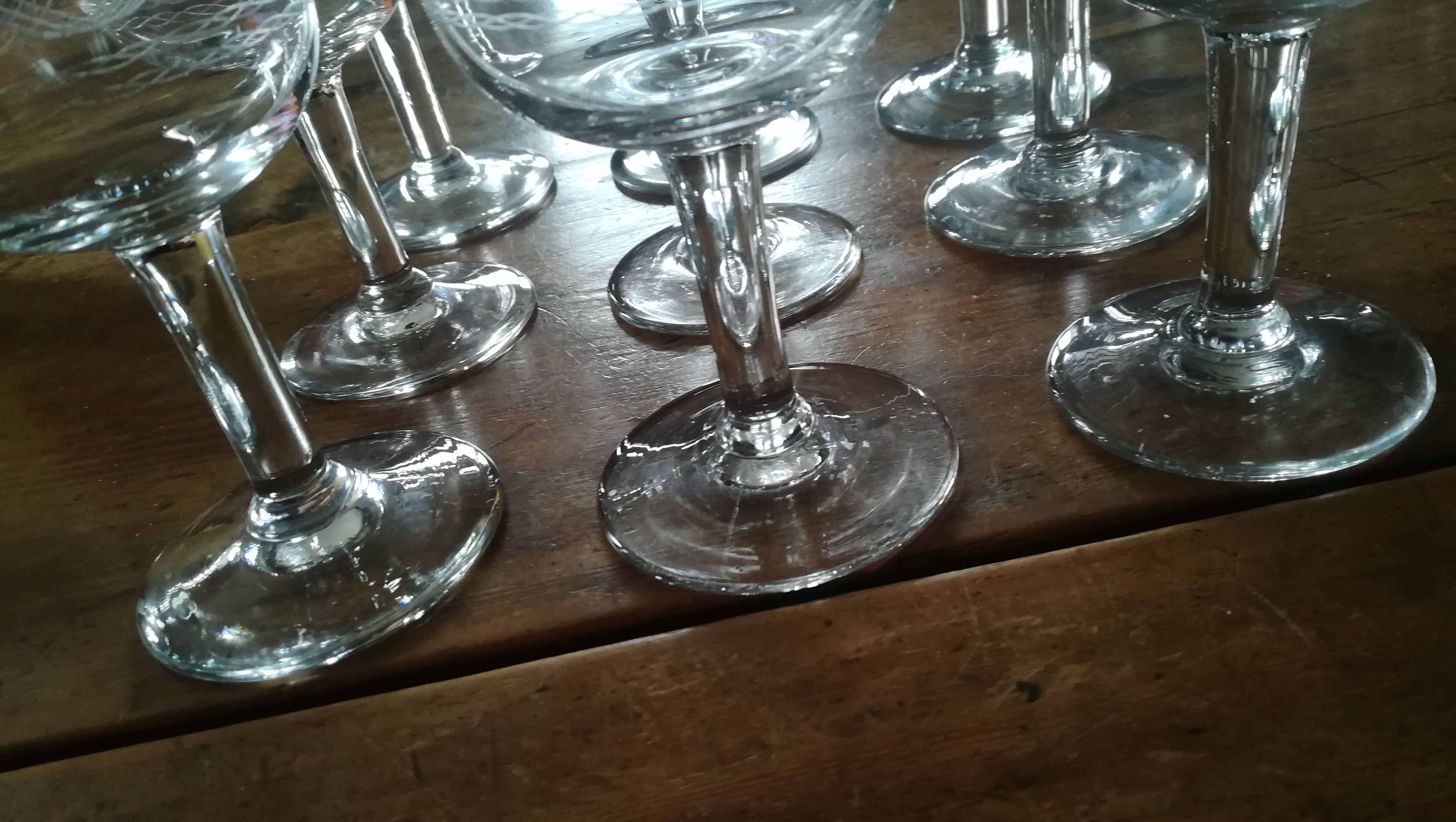 10 verres anciens des années 1930 à vin