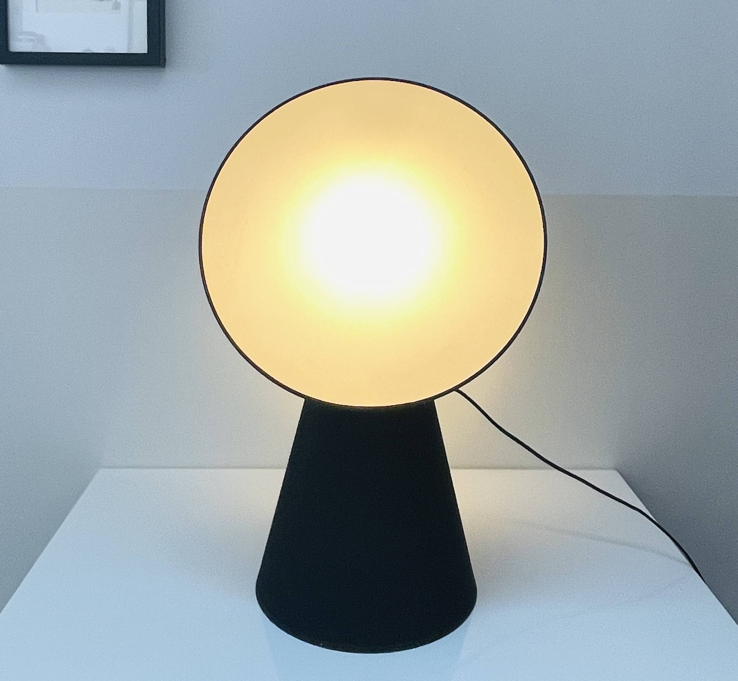 Sculptural black table lamp – Italian design spirit / Habitat